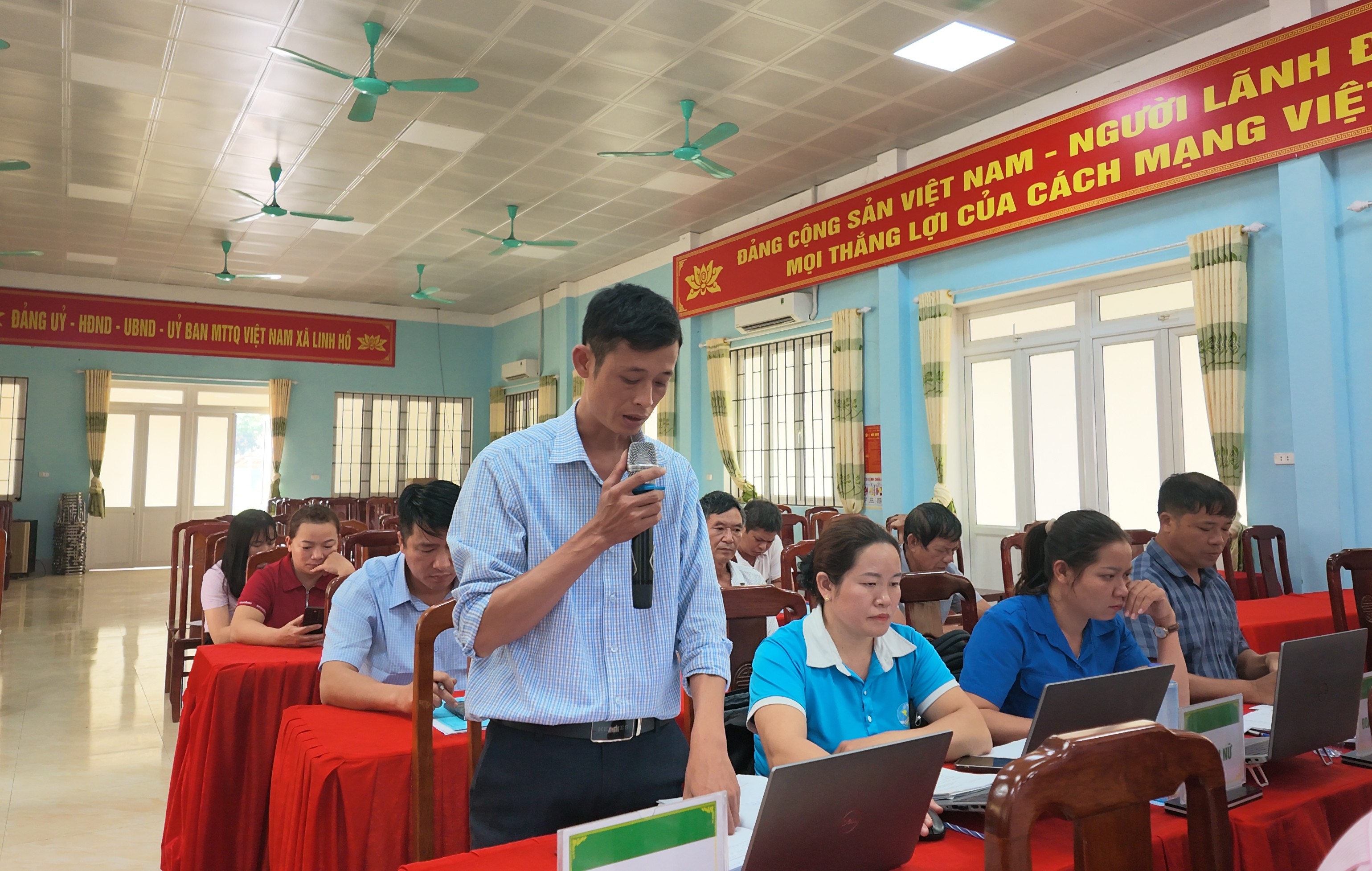 Ng&acirc;n h&agrave;ng 4.JPG