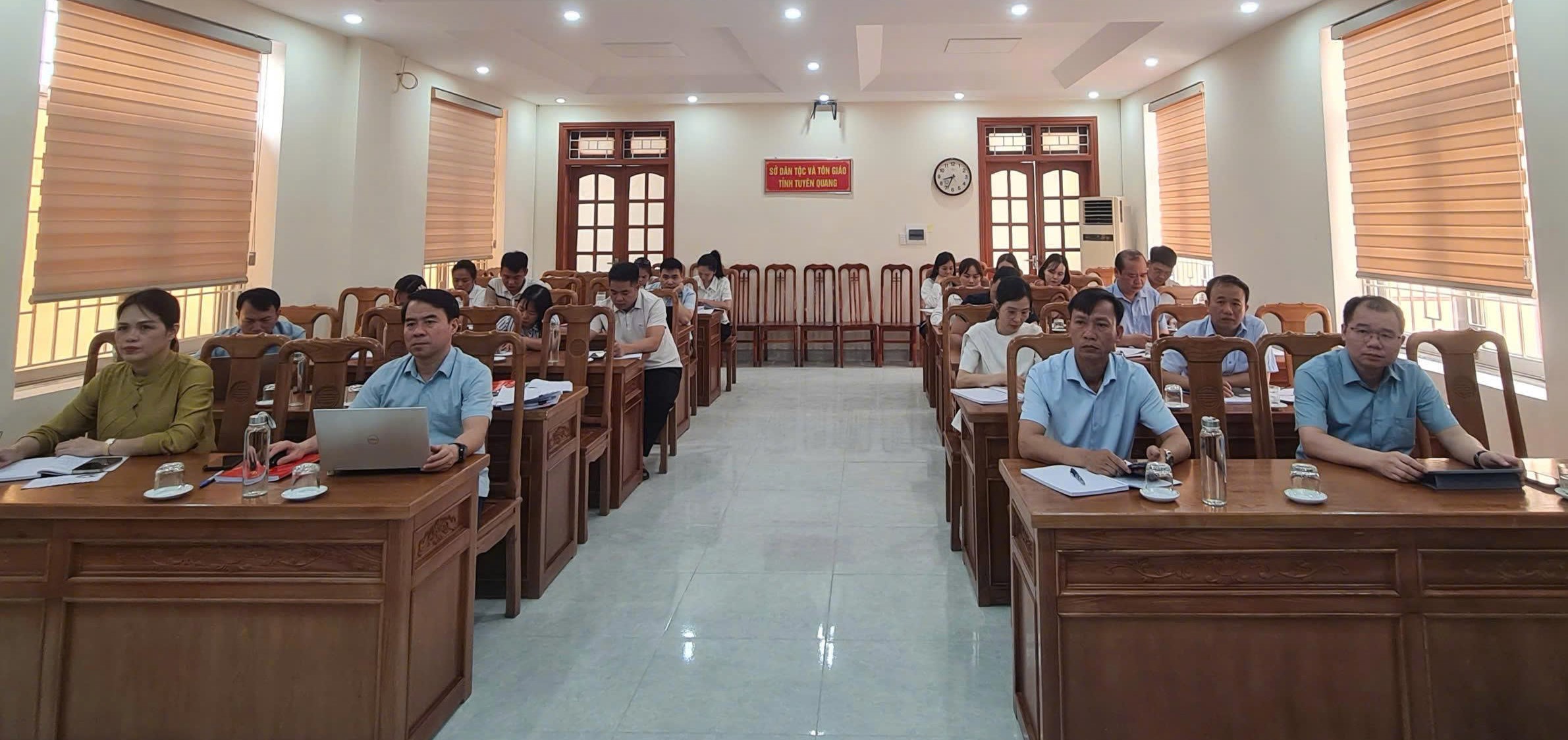 Đảng ủy Sở Dân tộc và Tôn giáo tham dự Hội nghị quán triệt Nghị quyết Trung ương 2 khóa XIV