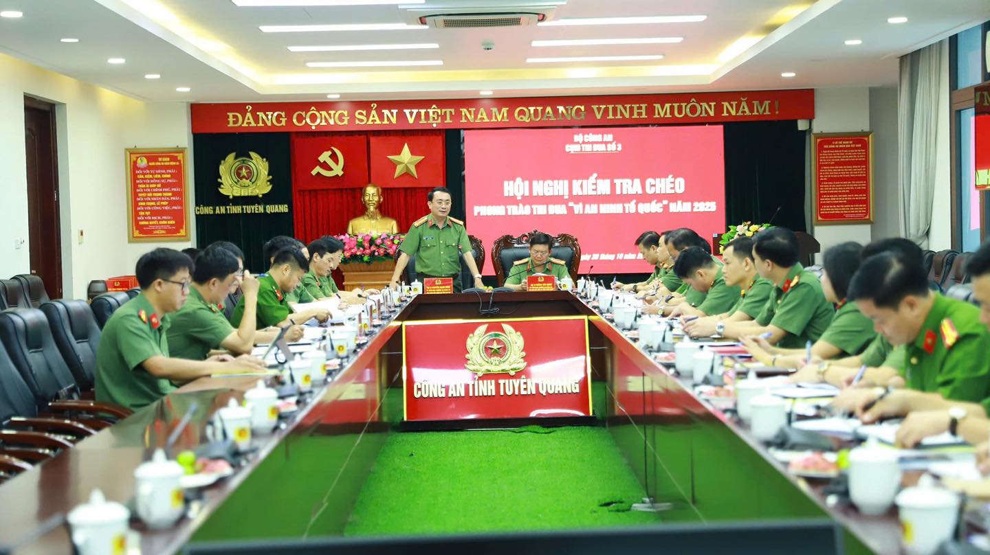 KIỂM TRA KẾT QUẢ PHONG TRÀO THI ĐUA “VÌ AN NINH TỔ QUỐC” NĂM 2025