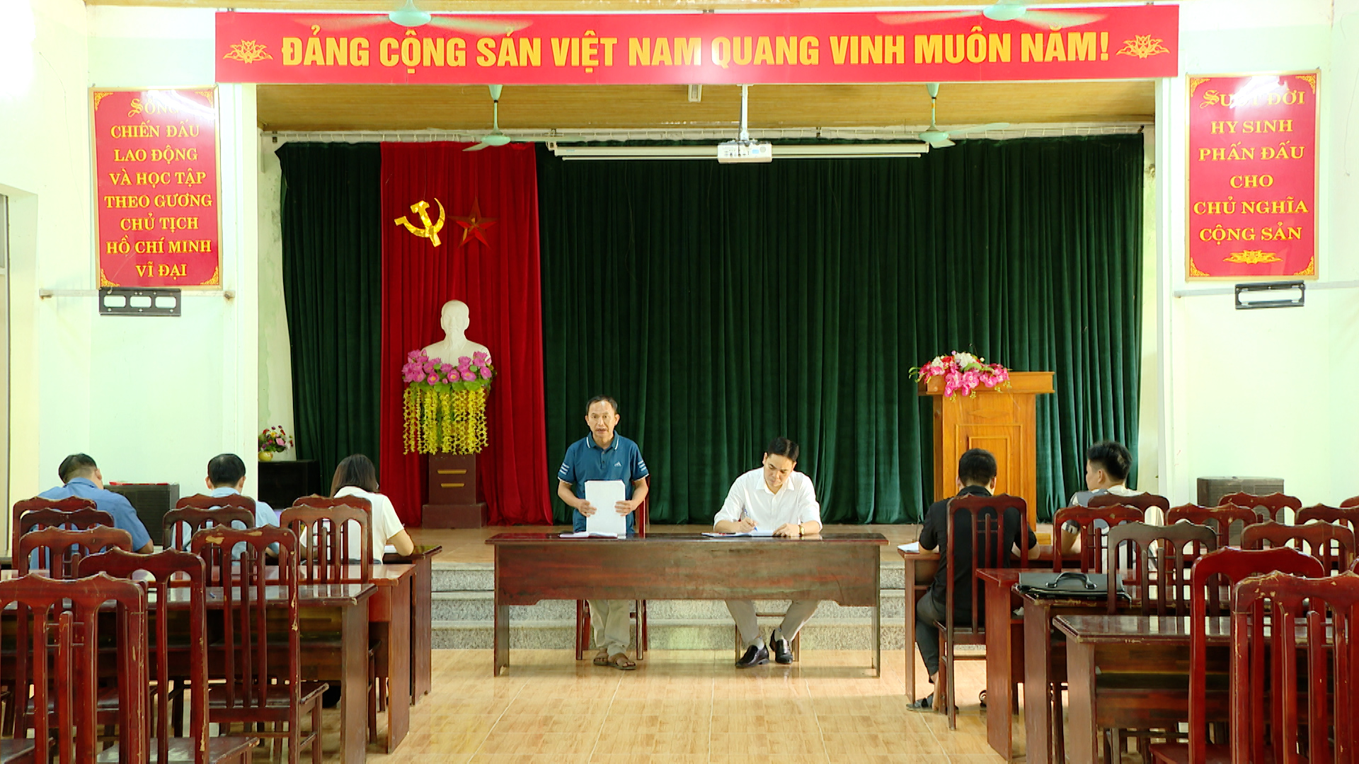 HĐND xã Lâm Bình giám sát việc quản lý hồ sơ, tài sản tại các thôn