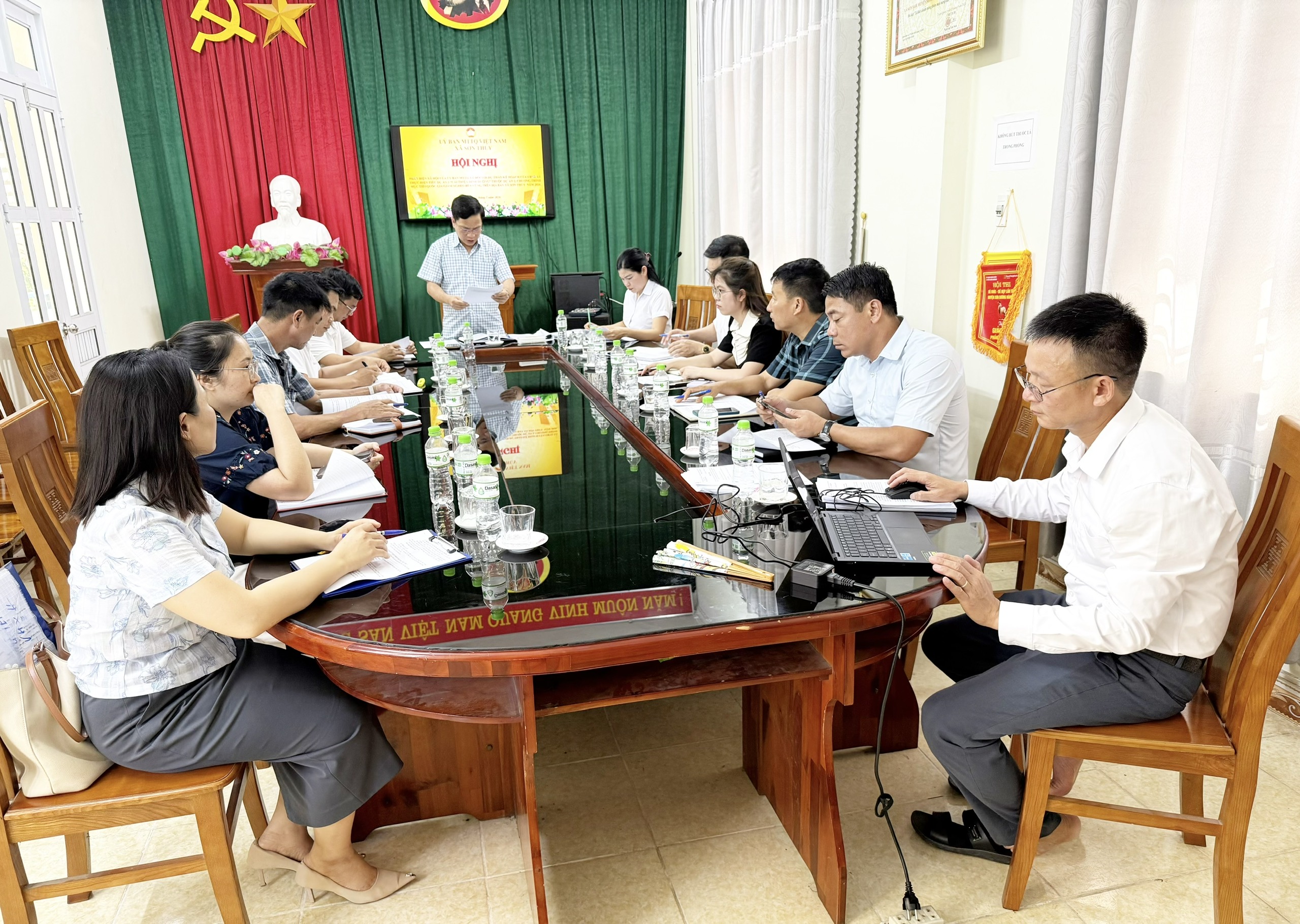 Chiều ngày 25/5, Ủy ban MTTQ Việt Nam xã Sơn Thủy tổ chức Hội nghị phản biện xã hội đối với dự thảo Kế hoạch của Ủy ban nhân dân xã thực hiện Tiểu dự án 2 “Cải thiện dinh dưỡng” thuộc Dự án 3, Chương trình mục tiêu quốc gia giảm nghèo bền vững trên địa bàn xã Sơn Thủy năm 2026.