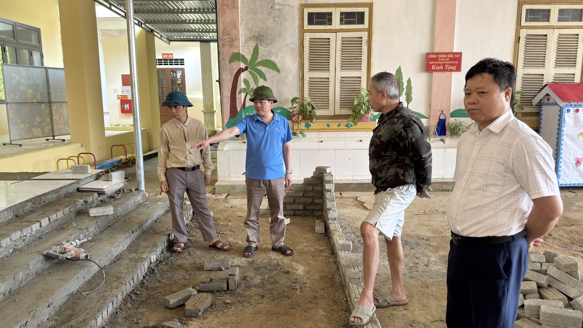 KIỂM TRA, ĐÔN ĐỐC TIẾN ĐỘ CÁC CÔNG TRÌNH TRƯỜNG HỌC TRÊN ĐỊA BÀN XÃ