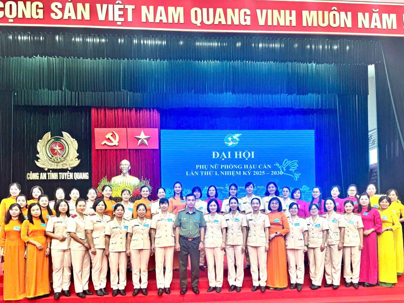 HỘI PHỤ NỮ CƠ SỞ PHÒNG HẬU CẦN ĐOÀN KẾT - BẢN LĨNH - TRÍ TUỆ - NHÂN VĂN - SÁNG TẠO