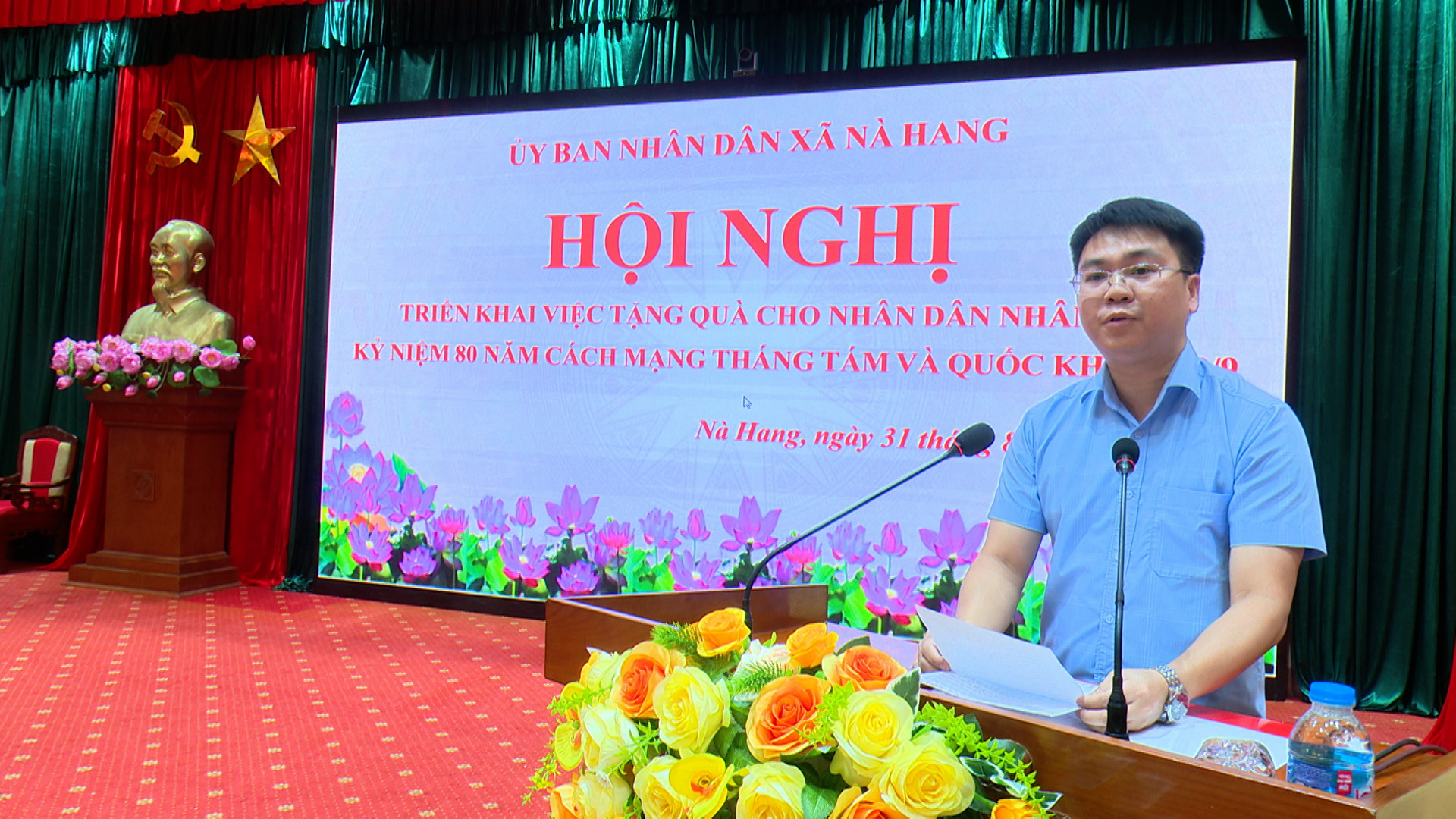 Xã Nà Hang triển khai  tặng quà cho nhân dân nhân dịp kỷ niệm 80 năm Cách mạng Tháng 8 và Quốc khánh 2/9