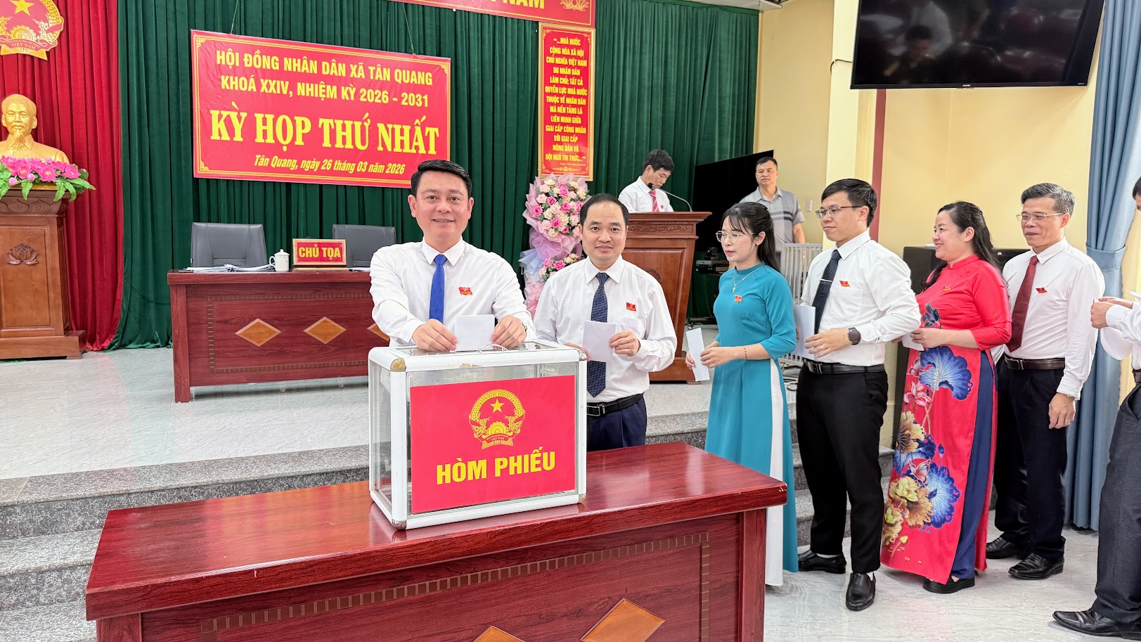 Kỳ họp thứ Nhất HĐND xã Tân Quang khóa XXIV, nhiệm kỳ 2026 - 2031