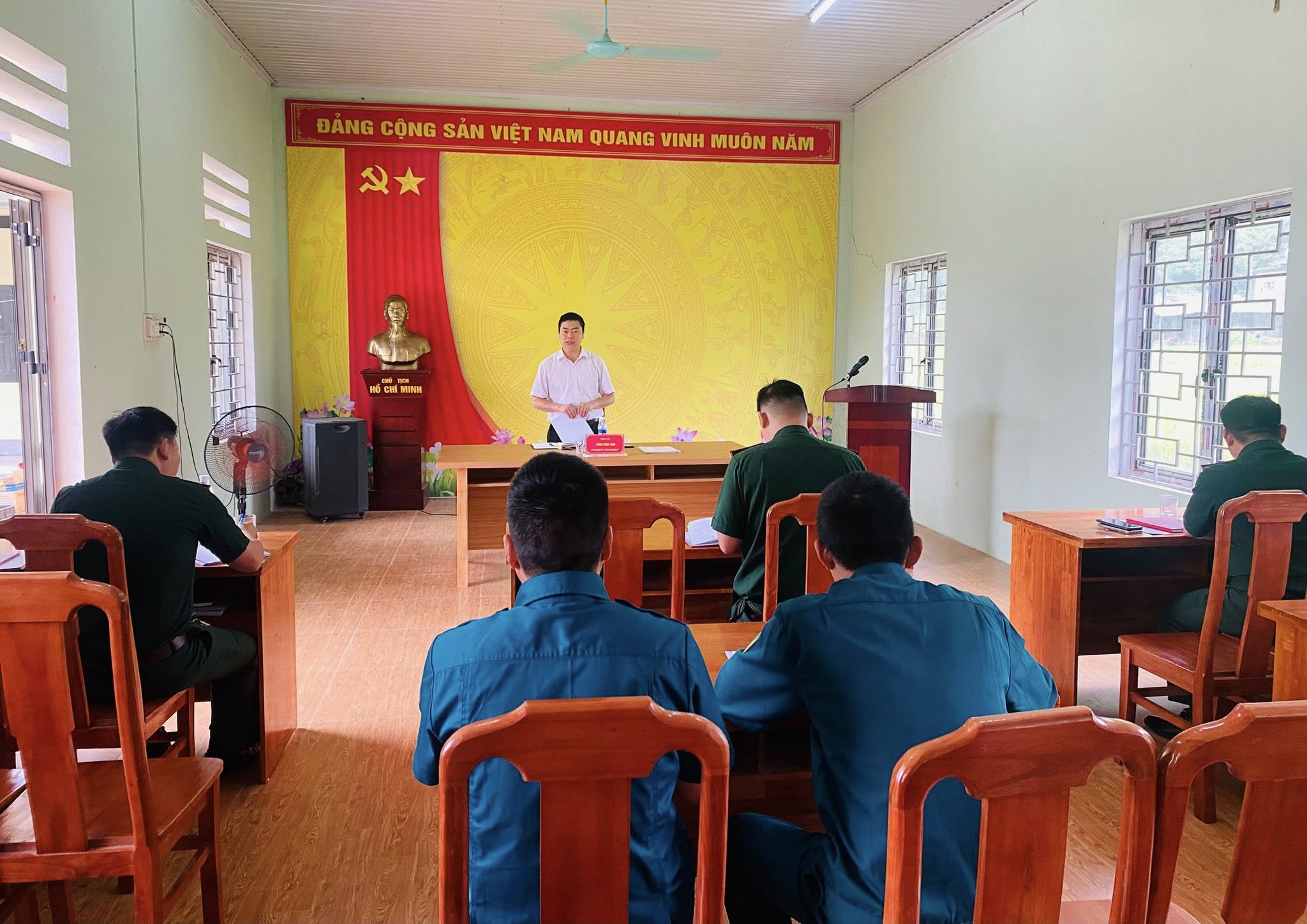CHI BỘ QUÂN SỰ XÃ DU GIÀ TỔ CHỨC HỘI NGHỊ SINH HOẠT CHI BỘ THÁNG 6 VÀ SINH HOẠT CHUYÊN ĐỀ QUÝ II NĂM 2026