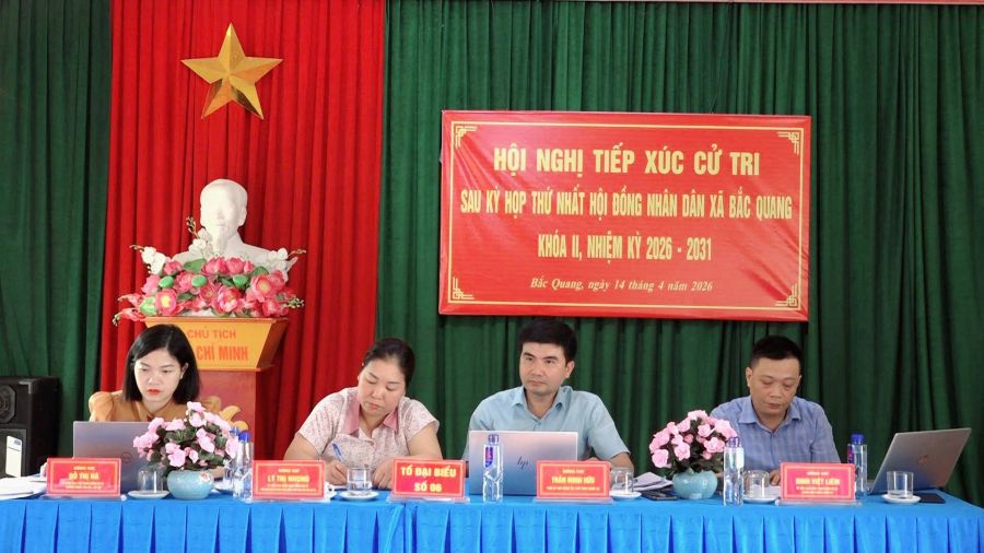 Tổ Đại biểu số 6 HĐND xã xúc cử tri sau kỳ họp thứ nhất HĐND xã khóa II