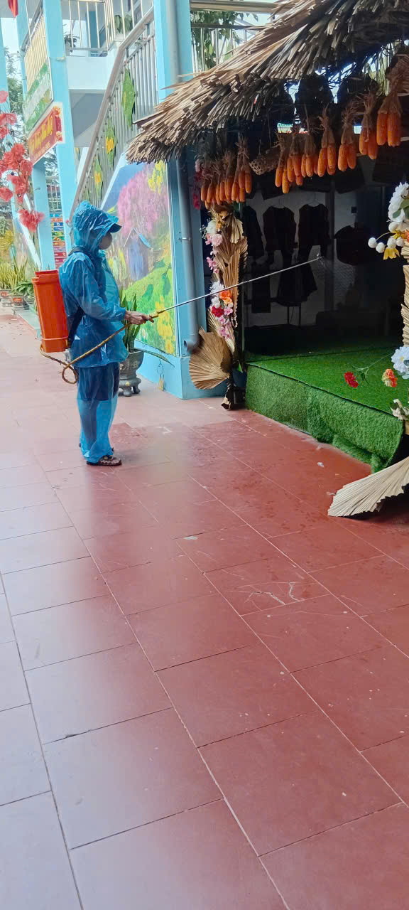 Phun kh khuẩn5.jpg