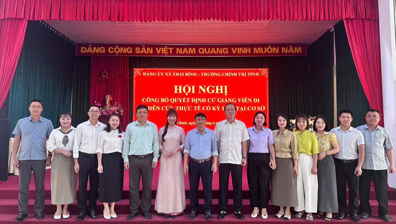 HỘI NGHỊ CÔNG BỐ QUYẾT ĐỊNH CỬ GIẢNG VIÊN ĐI NGHIÊN CỨU THỰC TẾ CÓ KỲ HẠN TẠI CƠ SỞ