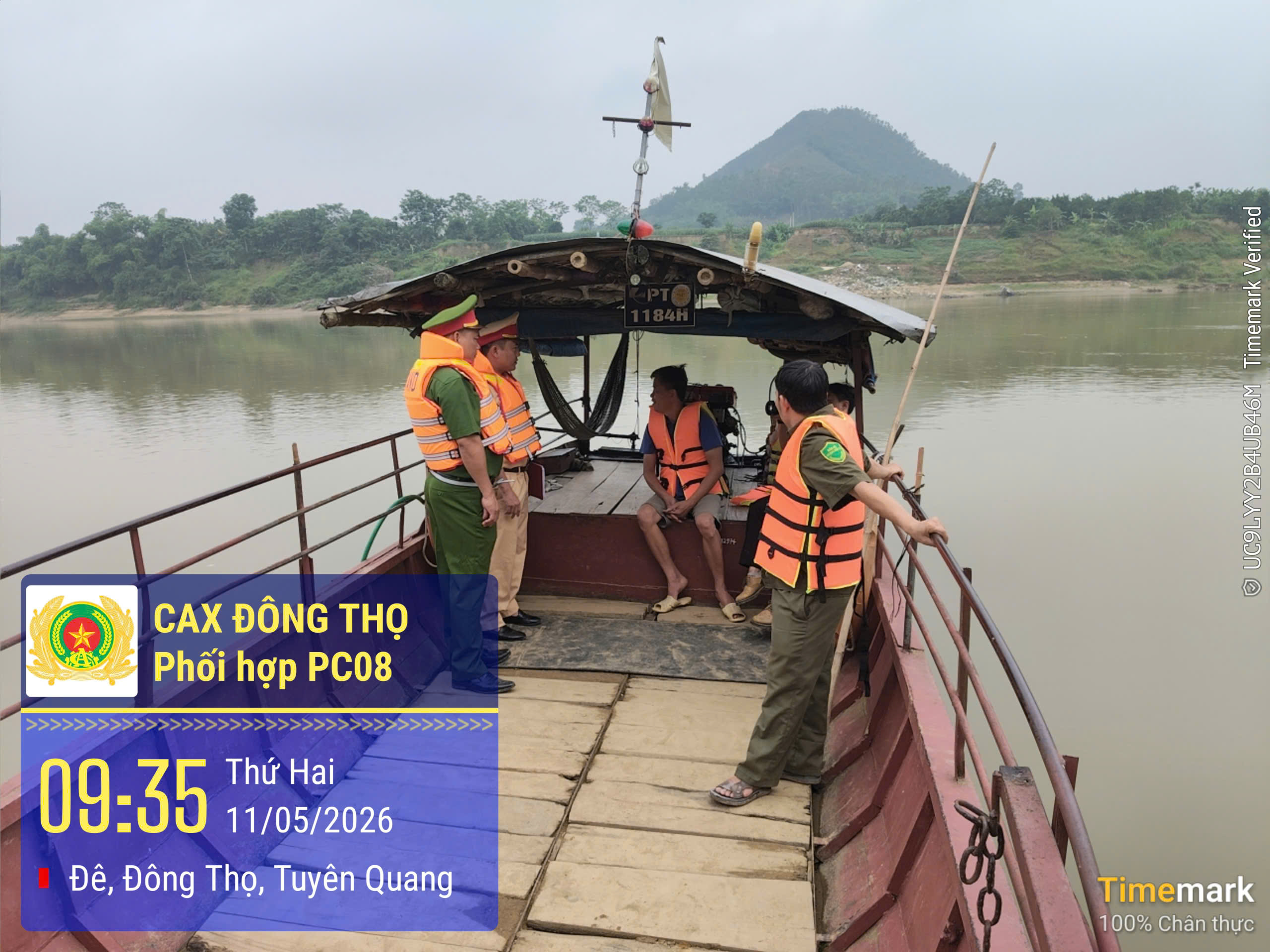 CÔNG AN XÃ ĐÔNG THỌ PHỐI HỢP KIỂM TRA, TUYÊN TRUYỀN PHÁP LUẬT TẠI CÁC BẾN ĐÒ NGANG