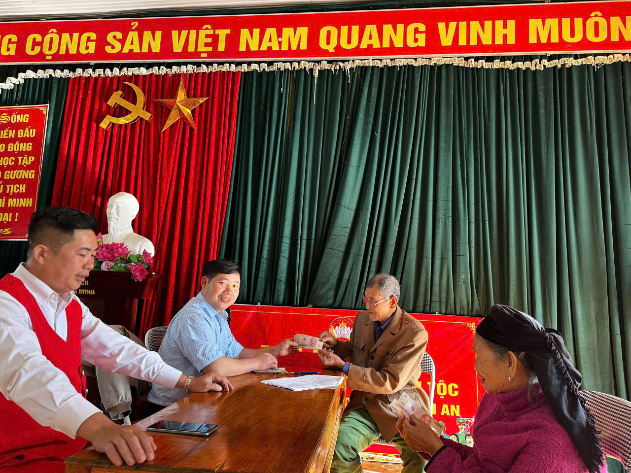 Xã Tân An: Ấm lòng người có công và đối tượng bảo trợ xã hội đón Tết Bính Ngọ 2026