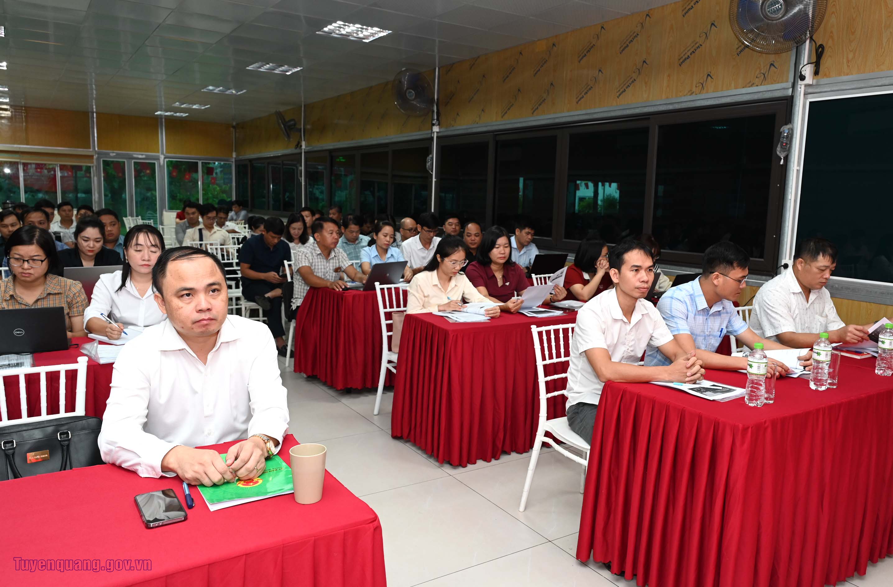 Nâng cao năng lực cán bộ trong tiếp công dân, giải quyết TTHC