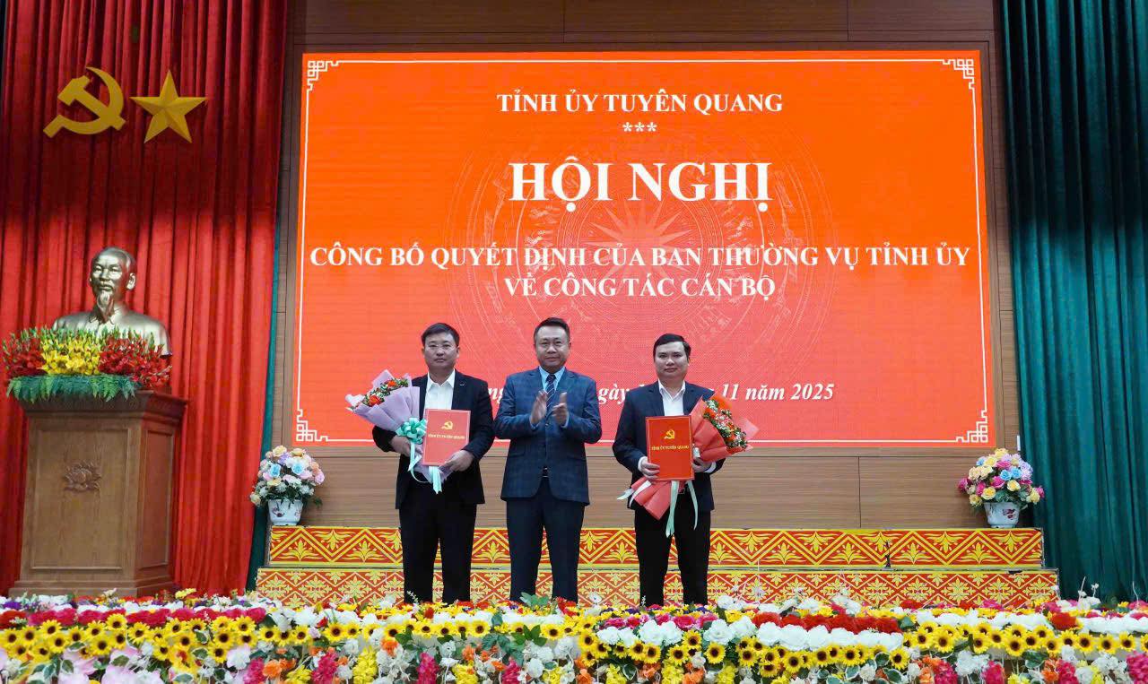 CÔNG BỐ QUYẾT ĐỊNH LUÂN CHUYỂN PHÓ BÍ THƯ ĐẢNG ỦY HAI XÃ HOÀNG SU PHÌ VÀ BẢN MÁY