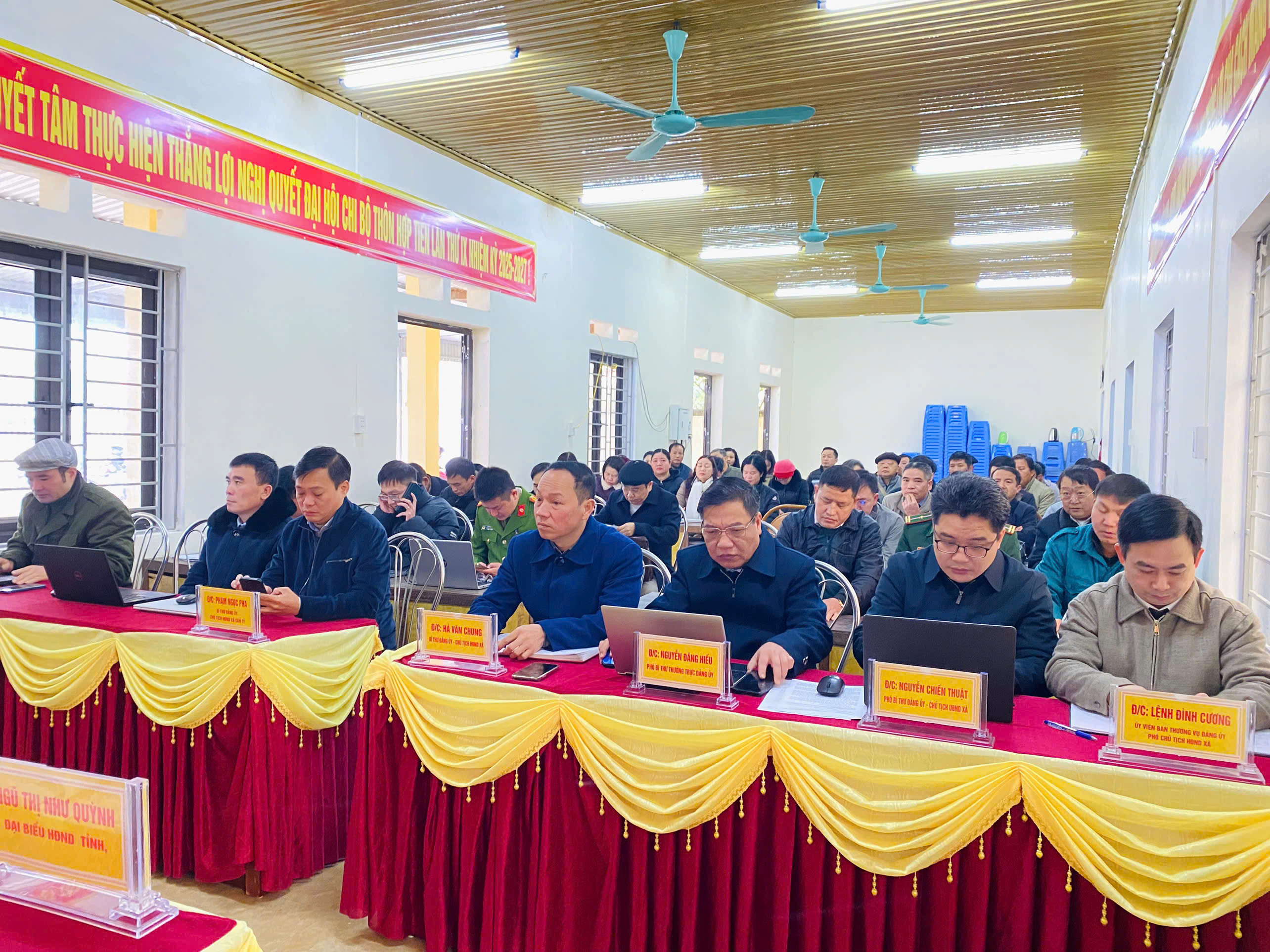 HỘI NGHỊ TIẾP XÚC CỬ TRI SAU KỲ HỌP THỨ HAI HĐND TỈNH TUYÊN QUANG KHÓA XIX