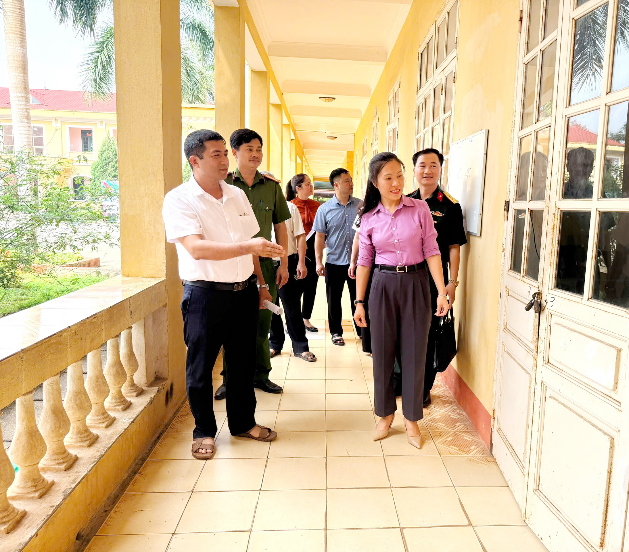 Đoàn kiểm tra công tác chuẩn bị tổ chức thi tốt nghiệp THPT năm 2026 tại điểm thi trường THPT ATK Tân Trào