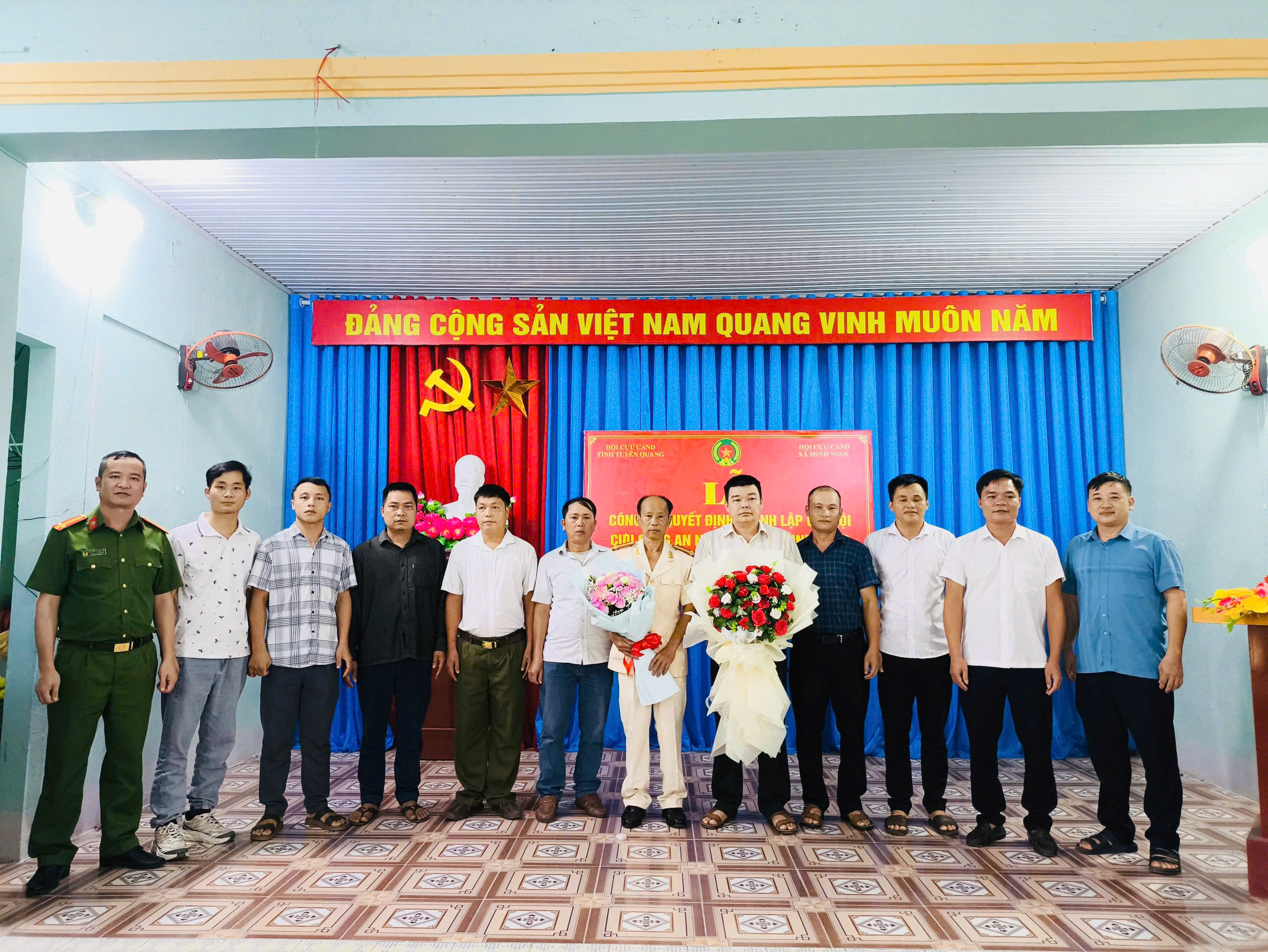 LỄ CÔNG BỐ QUYẾT ĐỊNH THÀNH LẬP CHI HỘI CỰU CÔNG AN NHÂN DÂN XÃ MINH NGỌC