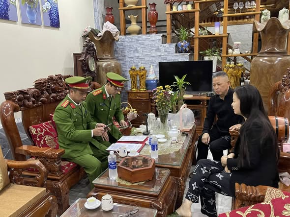 CÔNG AN XÃ BÌNH CA TƯỜNG TĂNG CƯỜNG KIỂM TRA CÔNG TÁC CƯ TRÚ, QUẢN LÝ CƠ SỞ KINH DOANH CÓ ĐIỀU KIỆN VỀ ANTT