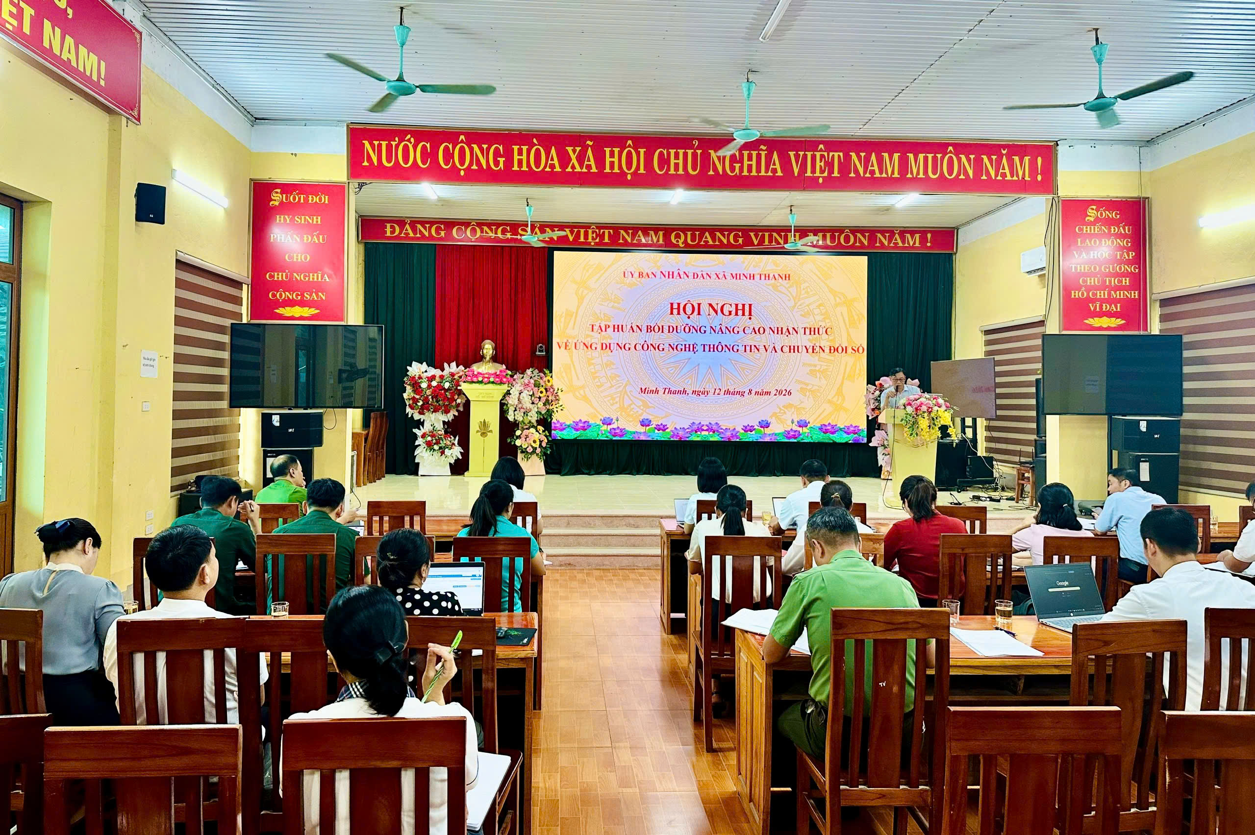 Minh Thanh tập huấn nâng cao kỹ năng ứng dụng công nghệ thông tin, chuyển đổi số.