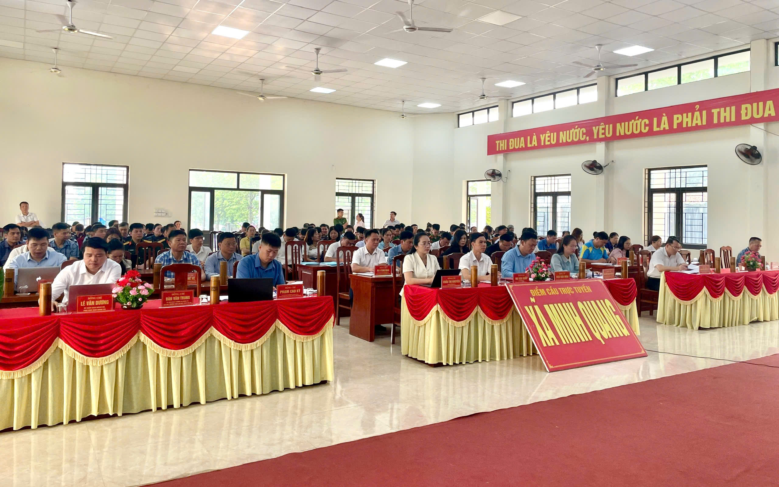 Xã Minh Quang tham dự Hội nghị trực tuyến toàn quốc nghiên cứu, học tập, quán triệt và triển khai thực hiện Nghị quyết Hội nghị lần thứ hai Ban Chấp hành Trung ương Đảng khóa XIV