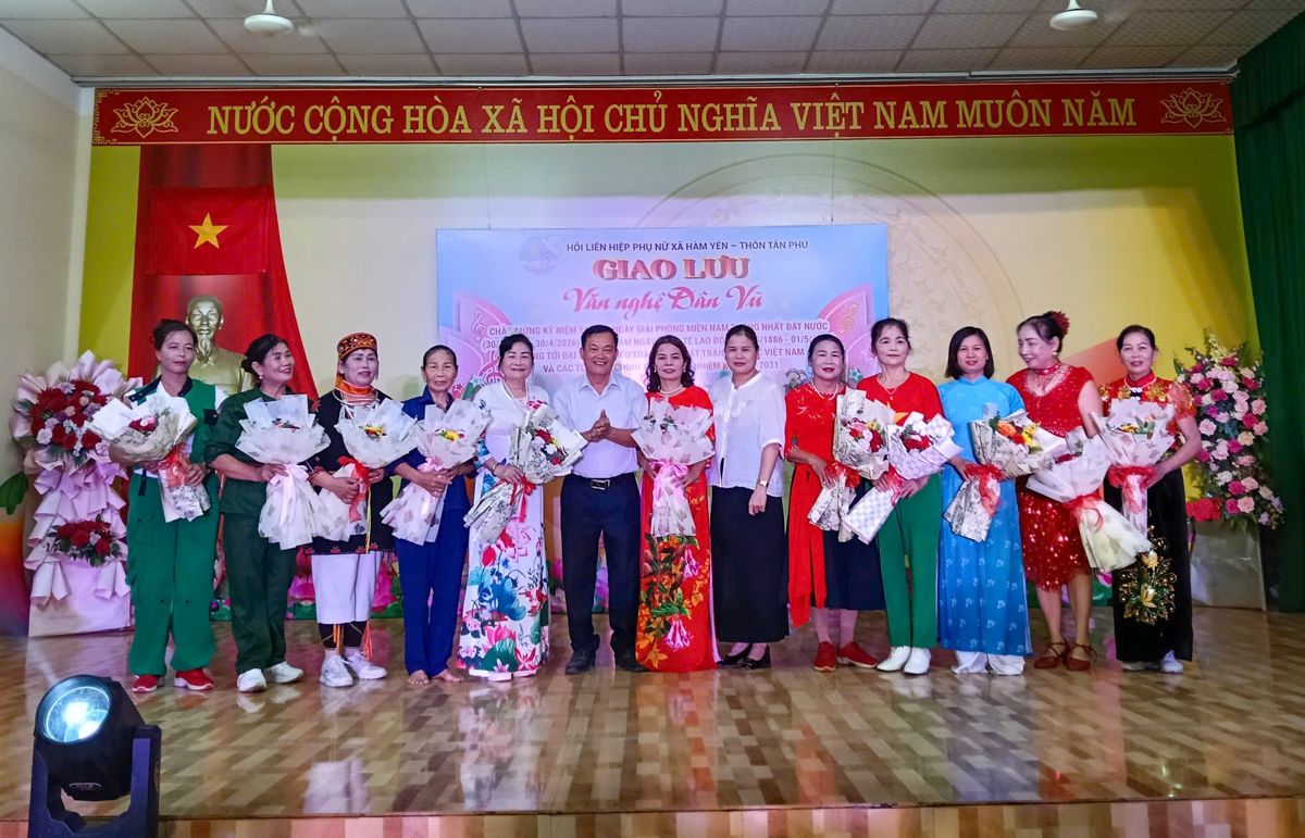 Hội LHPN xã phối hợp tổ chức chương trình giao lưu văn nghệ tại thôn Tân Phú