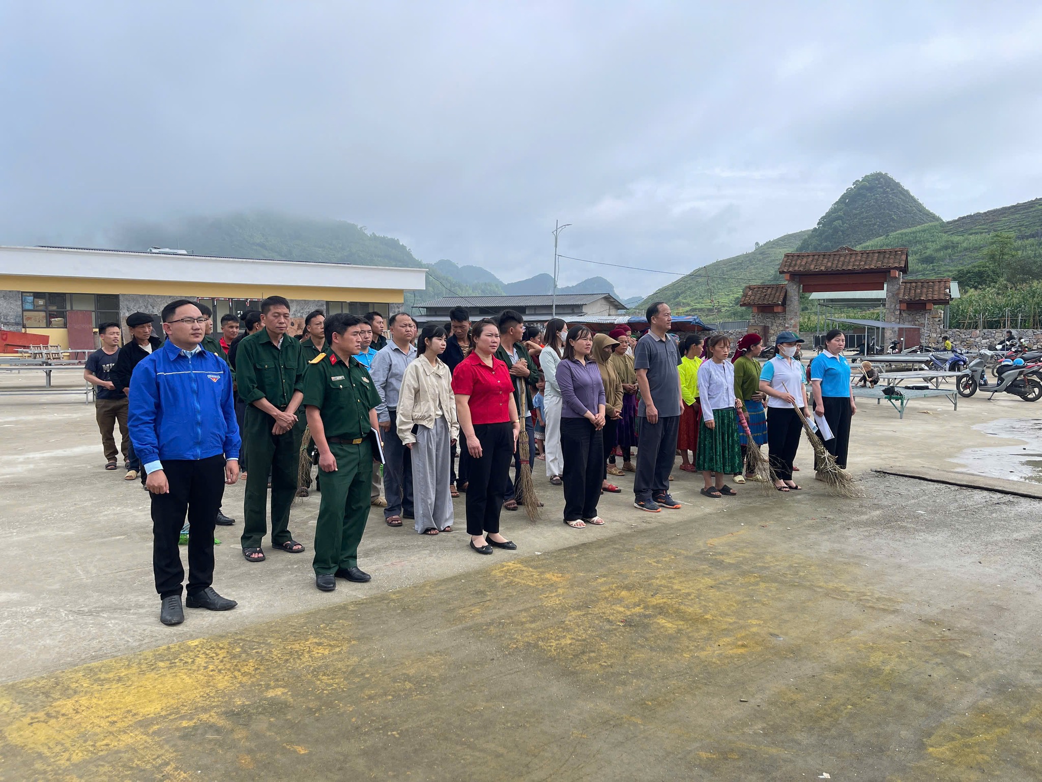 LŨNG PHÌN TỔ CHỨC LỄ PHÁT ĐỘNG PHONG TRÀO TOÀN DÂN THAM GIA BẢO VỆ MÔI TRƯỜNG, THU GOM RÁC THẢI, CHỐNG RÁC THẢI NHỰA HƯỞNG ỨNG NGÀY MÔI TRƯỜNG THẾ GIỚI 5/6