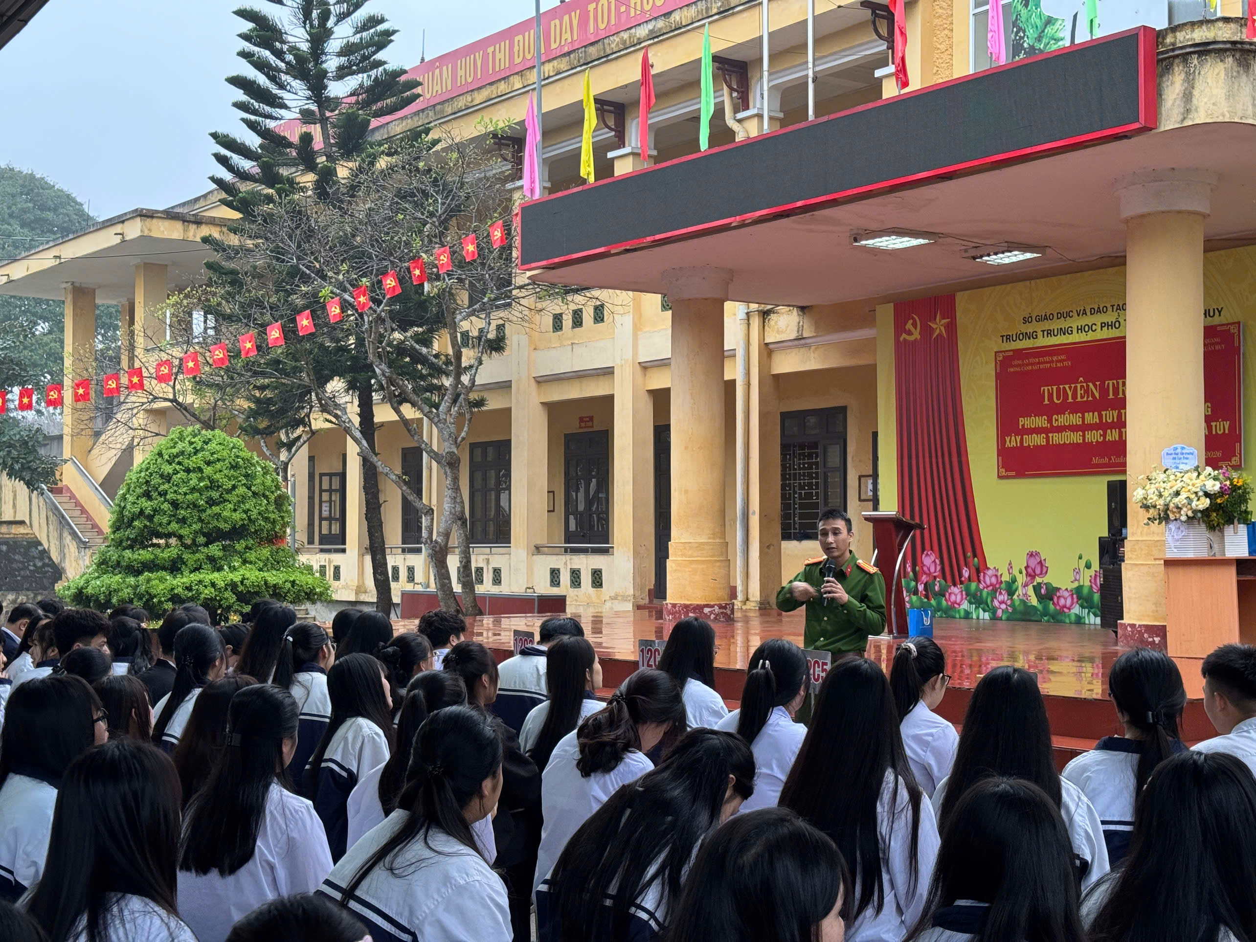 QUYẾT TÂM VÌ MÔI TRƯỜNG HỌC ĐƯỜNG KHÔNG MA TÚY