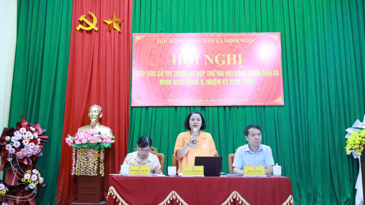 TỔ ĐẠI BIỂU SỐ 01 HĐND XÃ TIẾP XÚC CỬ TRI TRƯỚC KỲ HỌP THỨ HAI HĐND XÃ TẠI CÁC THÔN TRUNG TÂM XÃ