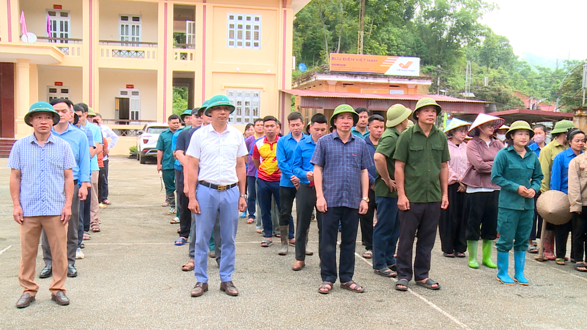 Xã Côn Lôn phát động phong trào “Ngày thứ Bảy xanh – sạch- đẹp” tổng vệ sinh môi trường