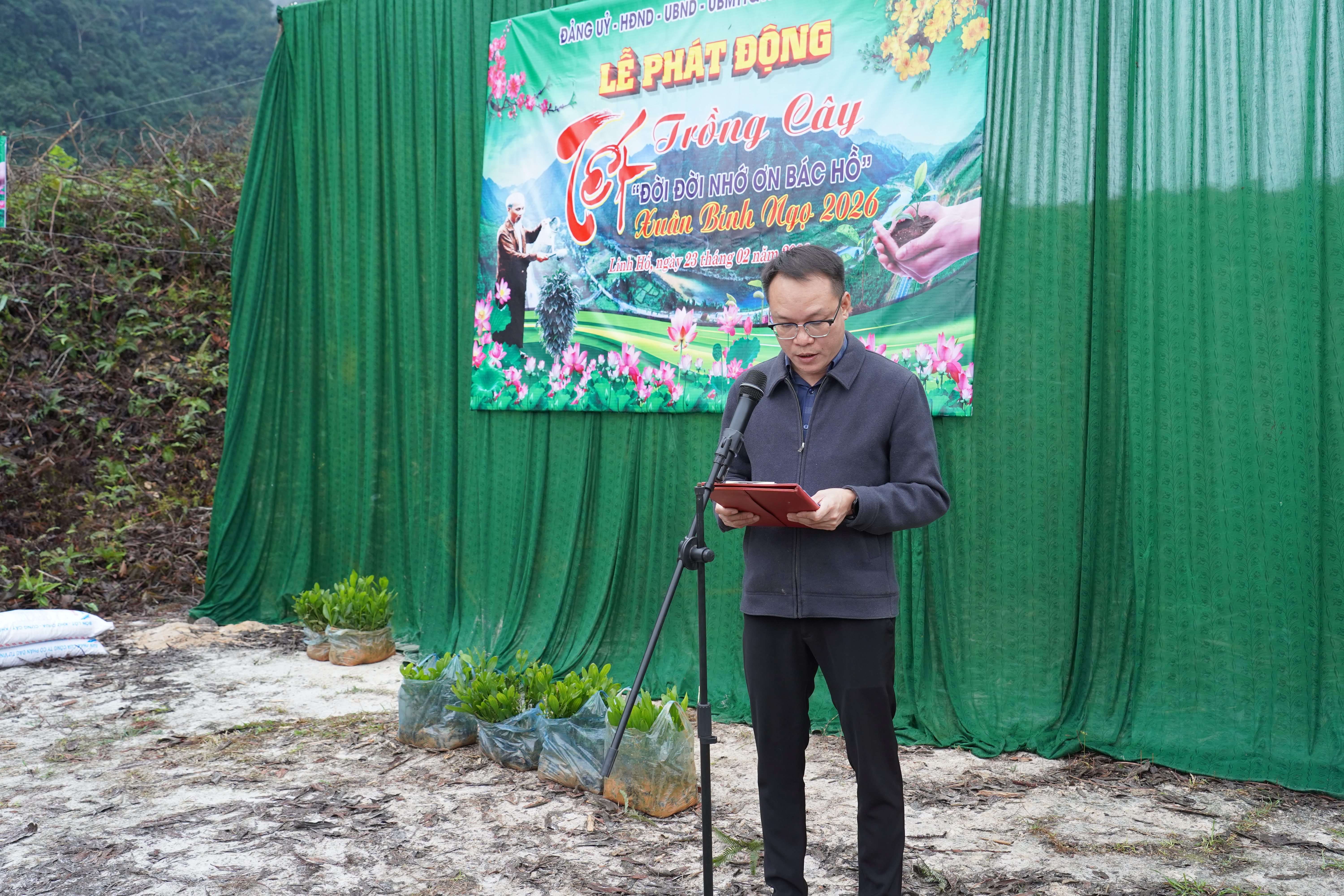 Trồng c&acirc;y 2.JPG