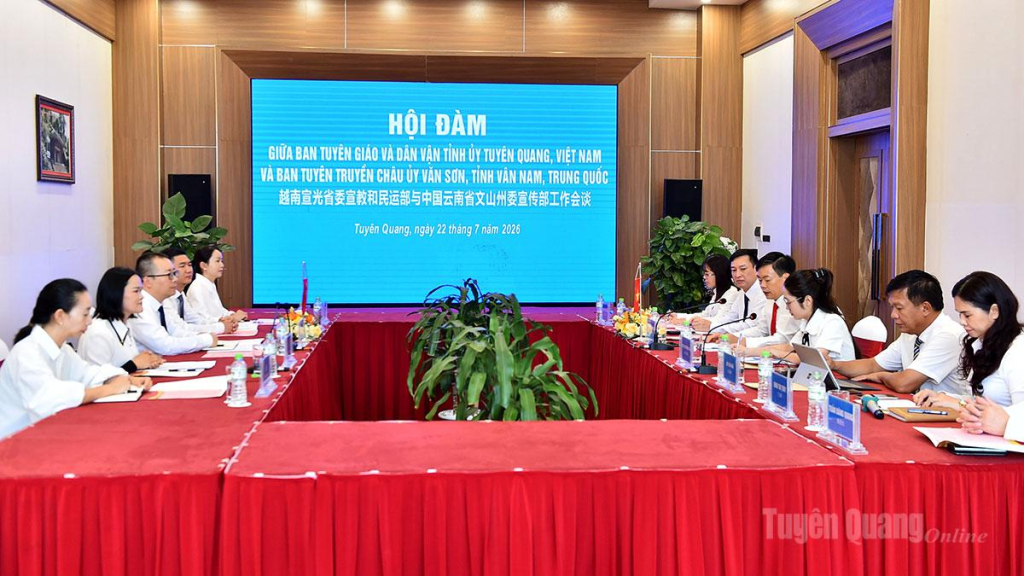 Tuyen Quang, Wenshan Hold Talks on Media and Public Communication Cooperation