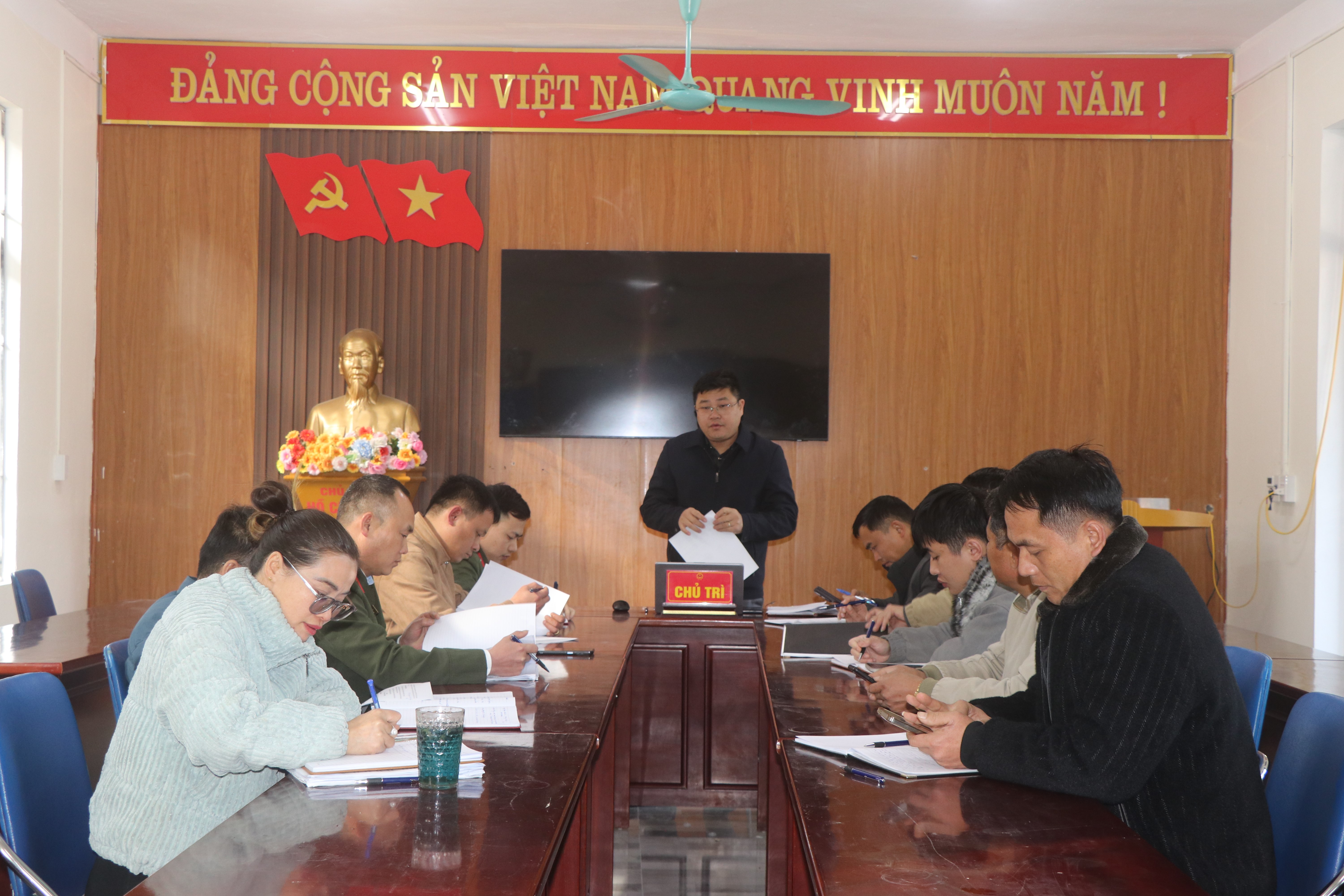 XÃ LŨNG CÚ HỌP TRIỂN KHAI NHIỆM VỤ XÂY DỰNG, BẢO TỒN VÀ PHÁT TRIỂN LÀNG DU LỊCH