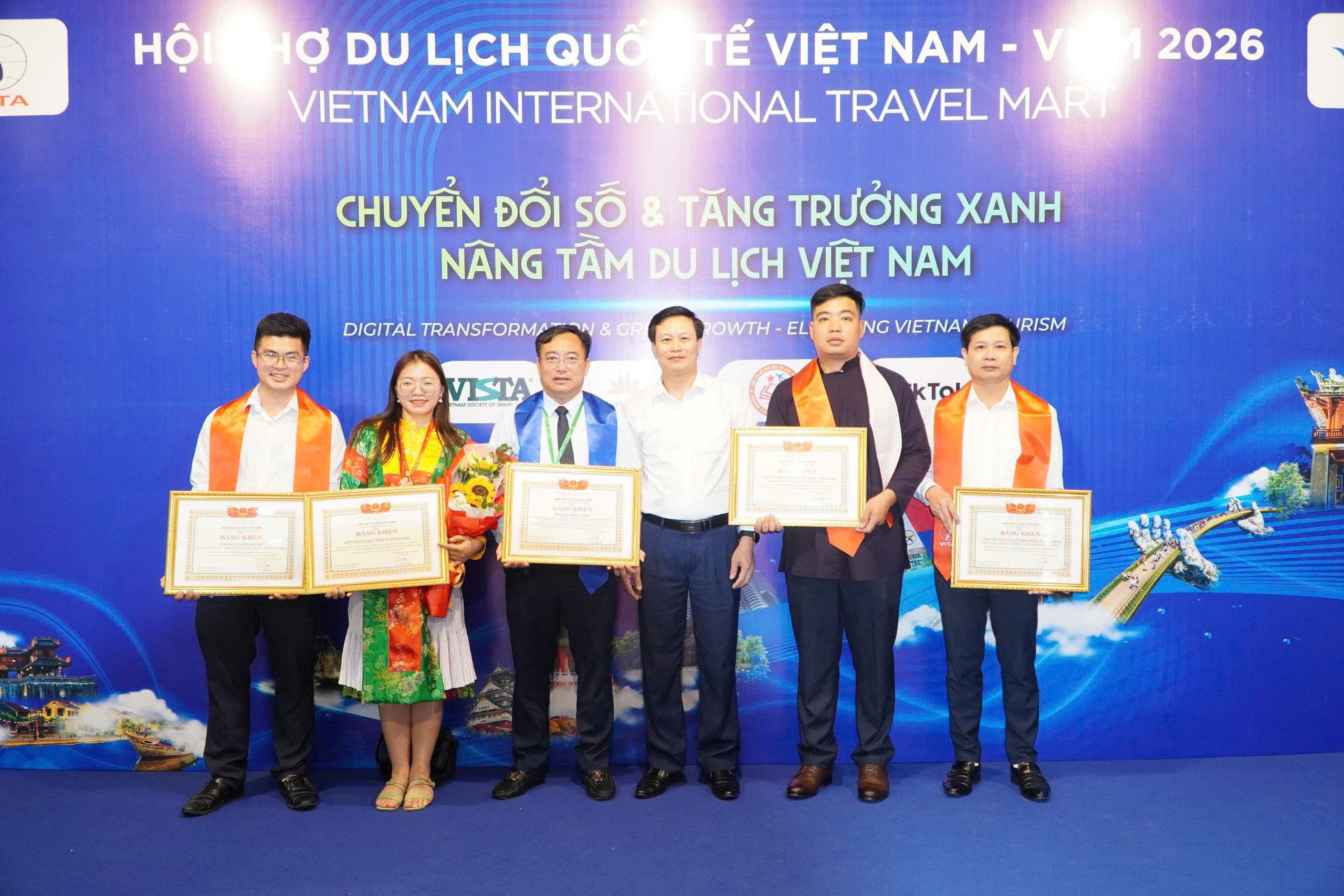 Làng văn hóa cộng đồng thôn Khâu Tràng xã Hồng Thái vinh dự là 1/6 Điểm du lịch cộng đồng tiêu biểu đón nhiều khách nhất cả nước năm 2025”. Giải thưởng do Hiệp hội Du lịch Việt Nam trao.