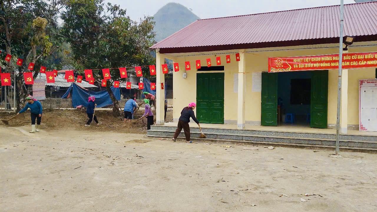 YÊN MINH TRIỂN KHAI DỌN ĐƯỜNG GIAO THÔNG, VỆ SINH MÔI TRƯỜNG PHỤC VỤ BẦU CỬ