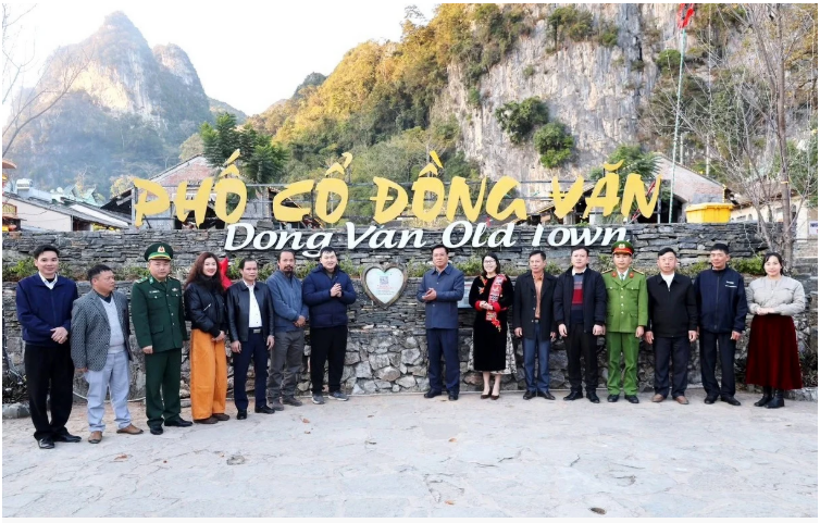 Kinh nghiệm ứng dụng khoa học công nghệ phát triển du lịch ở cao nguyên đá