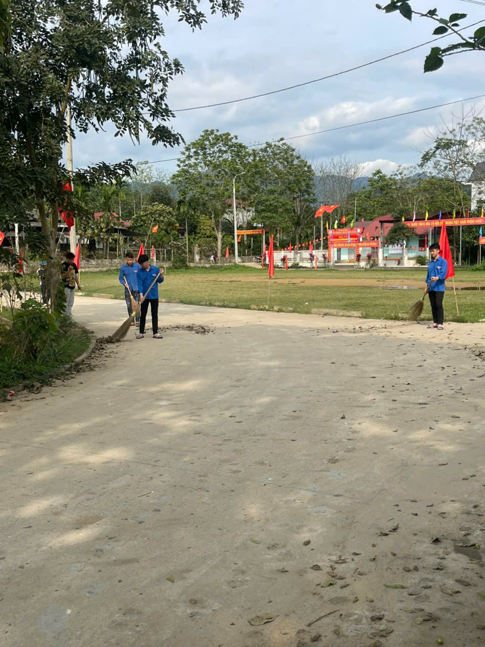 qu&eacute;t dọn vsinh.jpg