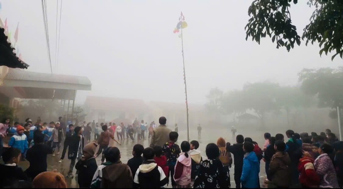 Trường PTDT Bán trú Tiểu học Tả Ván tổ chức chương trình ngoại khóa “Vui hội ngày Xuân”.