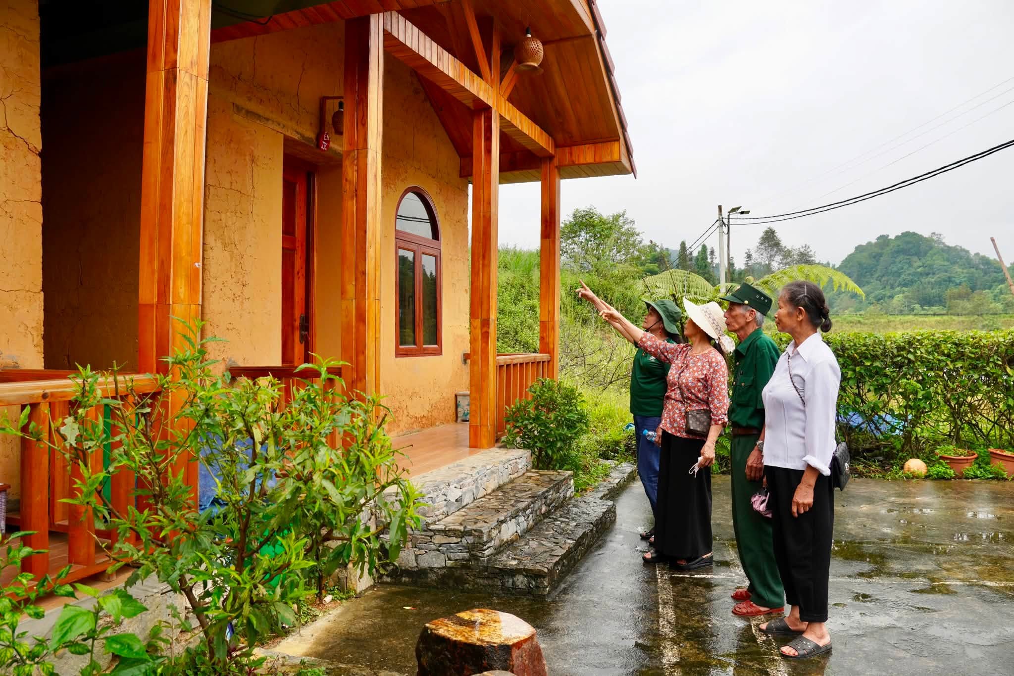 "Đánh thức" Làng Trầm