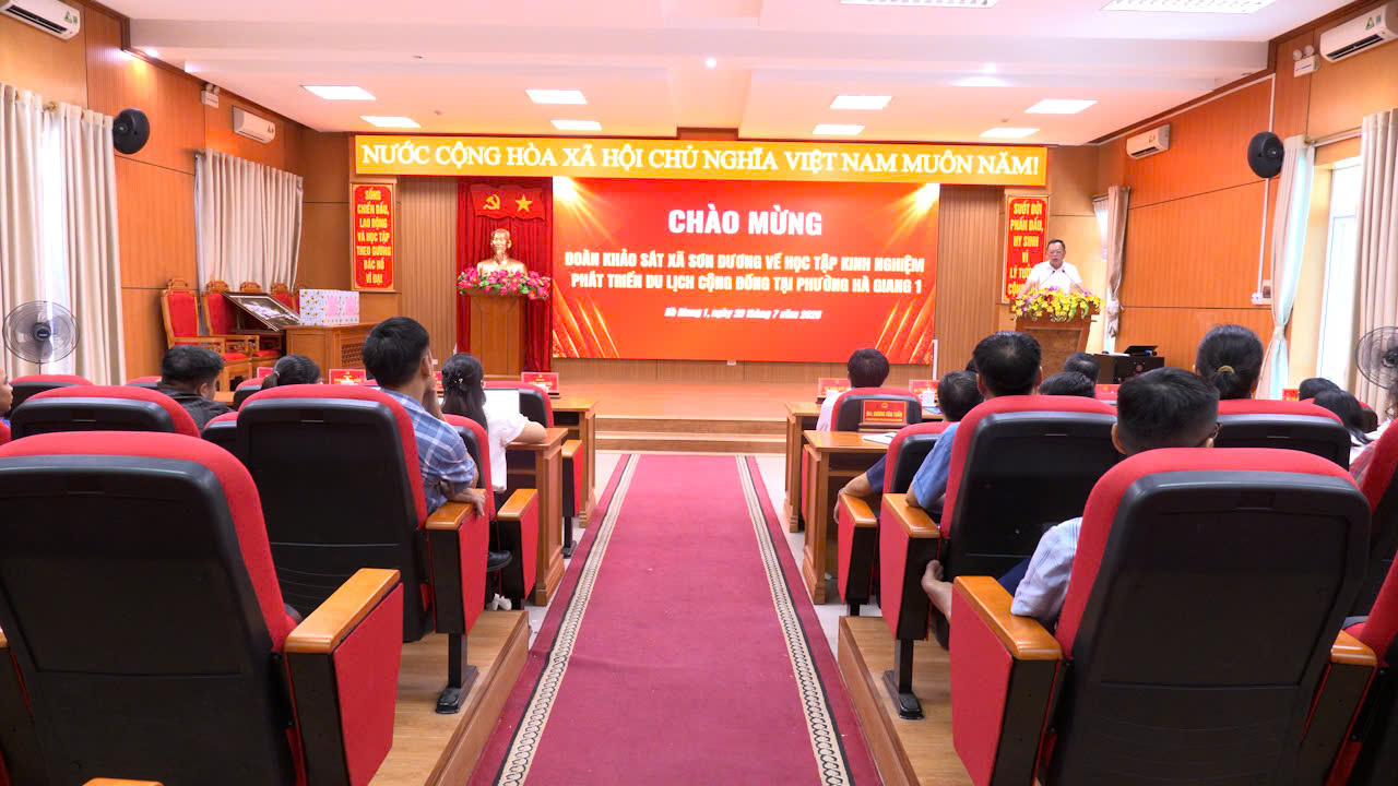 Đoàn khảo sát xã Sơn Dương thăm và học tập kinh nghiệm phát triển du lịch cộng đồng tại phường Hà Giang 1.