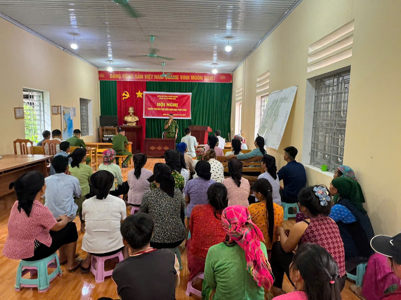 TUYÊN TRUYỀN PHỔ BIẾN GIÁO DỤC PHÁP LUẬT CHO BÀ CON NHÂN DÂN
