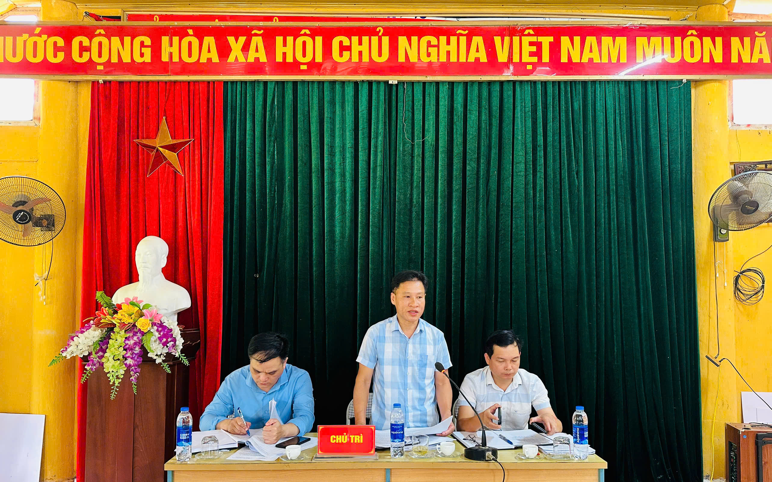 HỘI NGHỊ THƯỜNG KỲ UBND XÃ CÔN LÔN THÁNG 5 NĂM 2026 TRIỂN KHAI NHIỀU NHIỆM VỤ TRỌNG TÂM PHÁT TRIỂN KINH TẾ