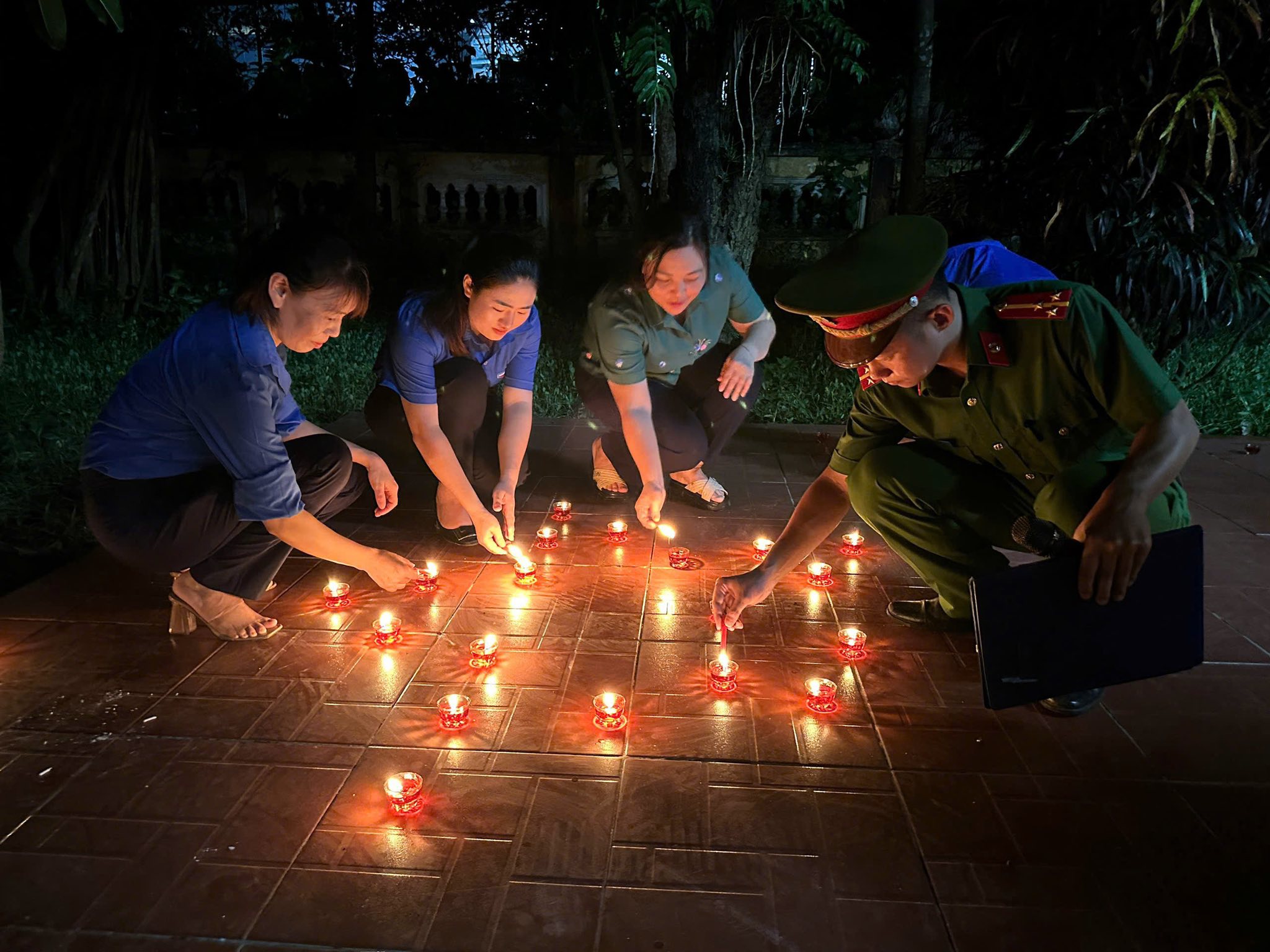CÔNG AN PHƯỜNG AN TƯỜNG PHỐI HỢP ĐOÀN THANH NIÊN TRI ÂN CÁC ANH HÙNG LIỆT SĨ VÀ HƯỞNG ỨNG CHÀO MỪNG ĐẠI HỘI ĐẢNG CÁC CẤP