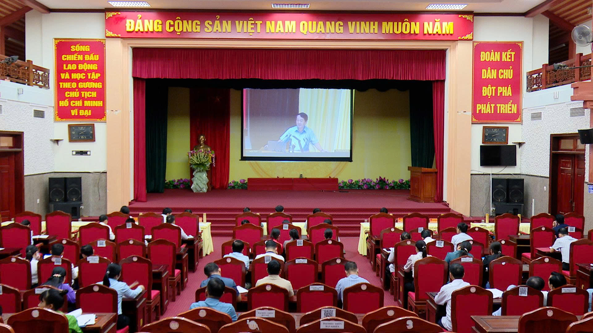 Xã Lâm Bình dự Hội nghị trực tuyến học tập, quán triệt và triển khai thực hiện Nghị quyết Đại hội đại biểu Đảng bộ tỉnh lần thứ I, nhiệm kỳ 2025-2030