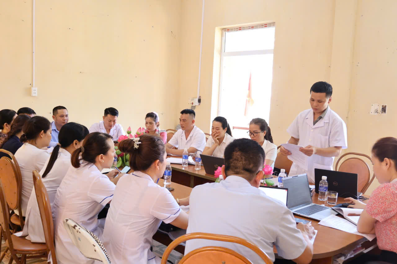 LV với Trạm y tế PCT 1.jpg