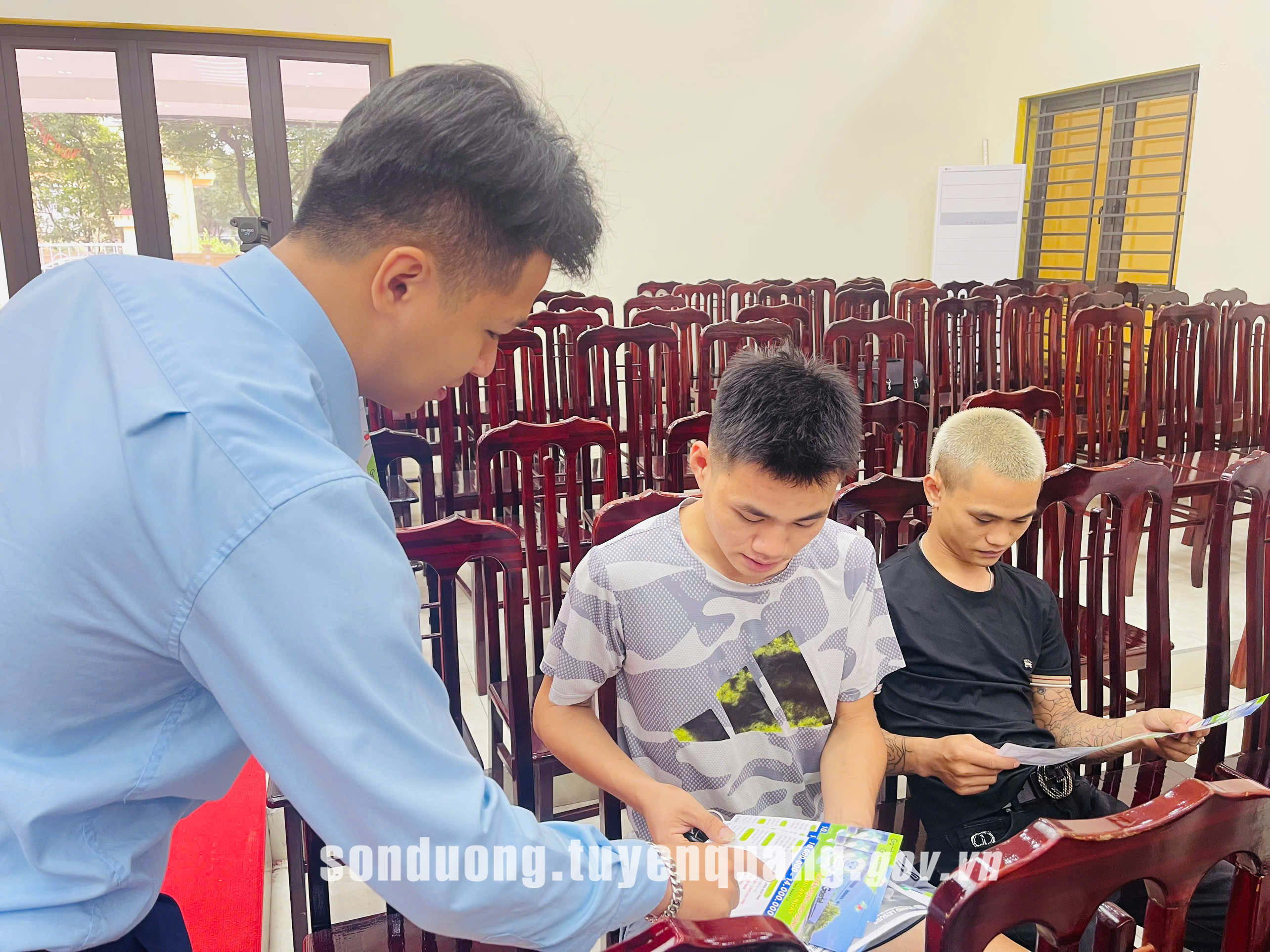 Hội nghị tư vấn, giới thiệu việc làm, cung cấp thông tin thị trường lao động