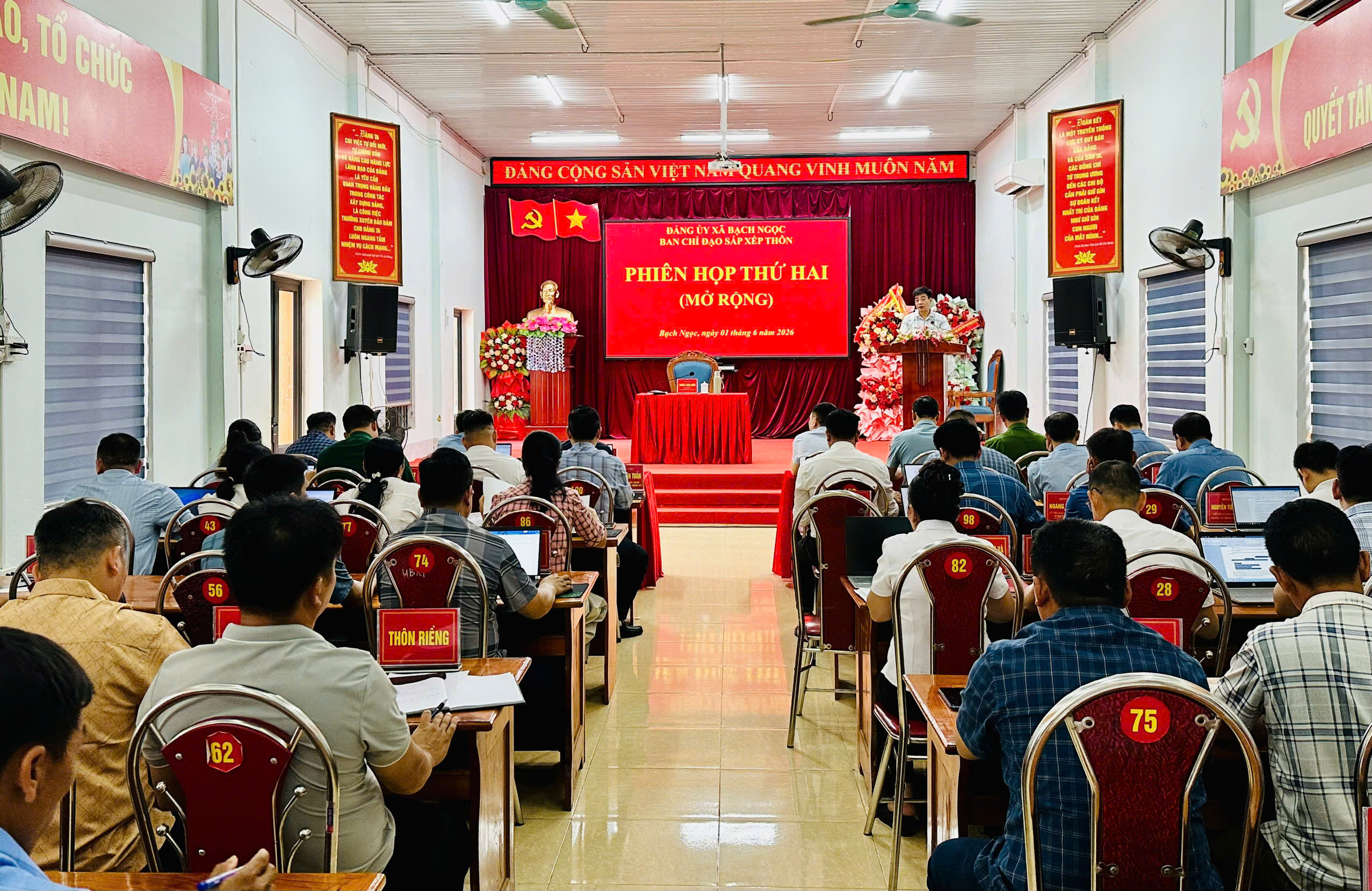 Ban Chỉ đạo sắp xếp thôn xã Bạch Ngọc tổ chức Phiên họp thứ hai