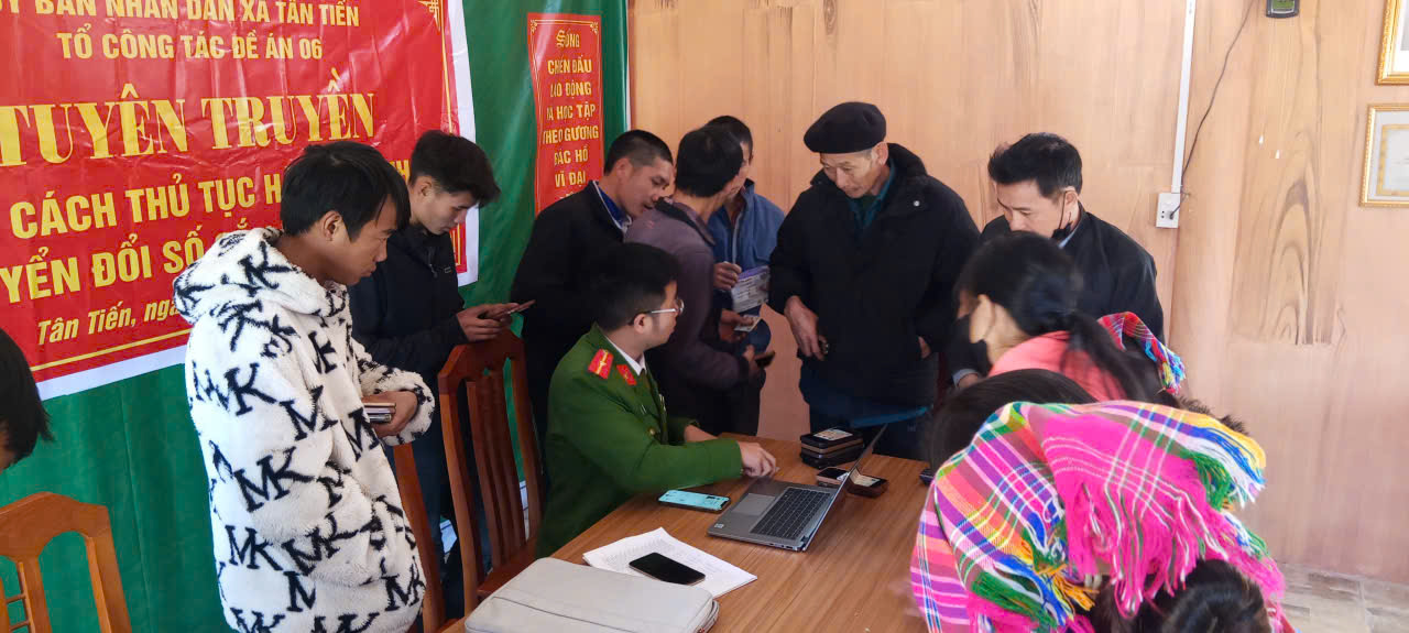 ĐẨY MẠNH CẢI CÁCH HÀNH CHÍNH, CHUYỂN ĐỔI SỐ PHỤC VỤ NHÂN DÂN