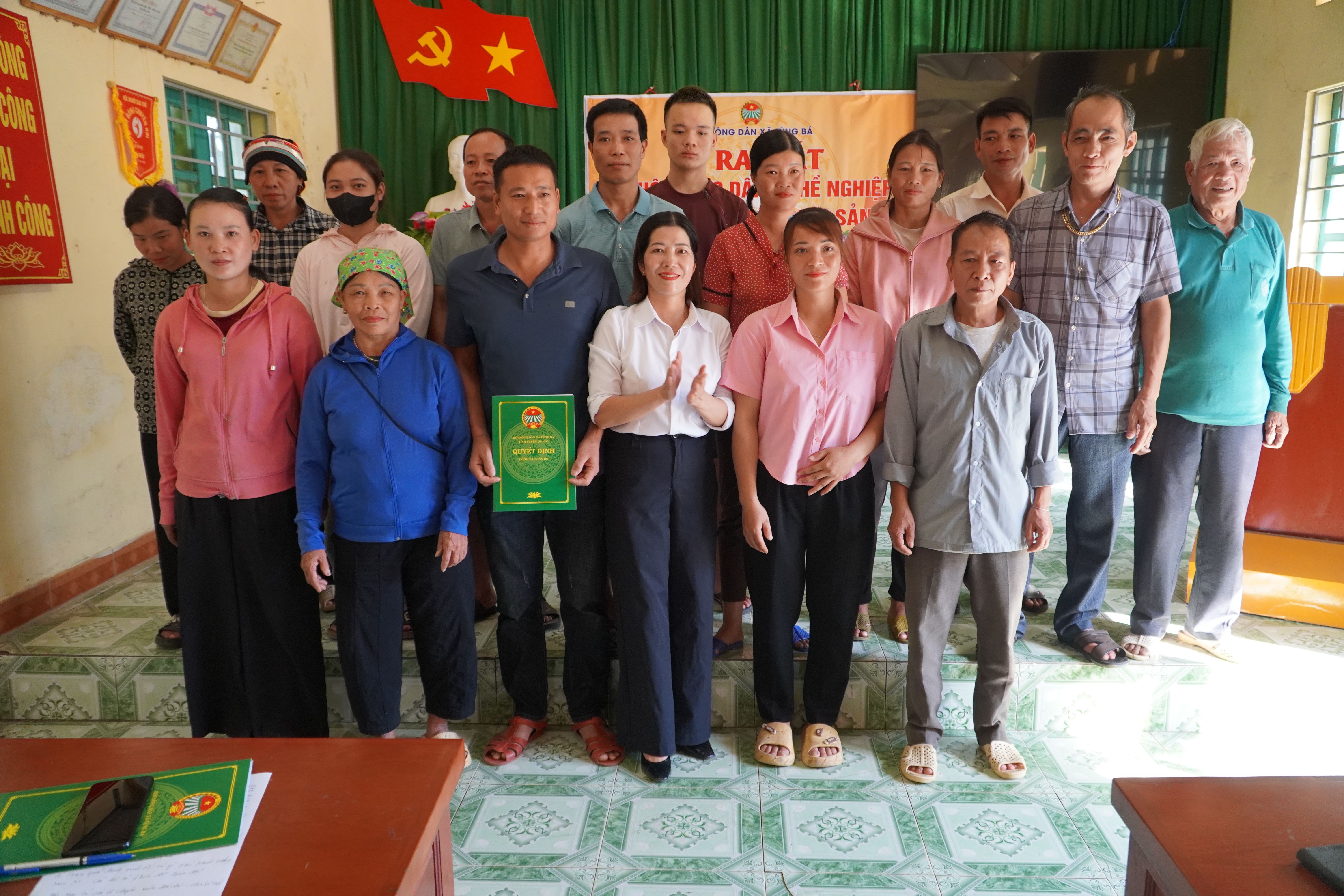 Ra mắt Chi hội Nông dân nghề nghiệp chăn nuôi trâu sinh sản và Tổ hội nuôi ốc nhồi thương phẩm
