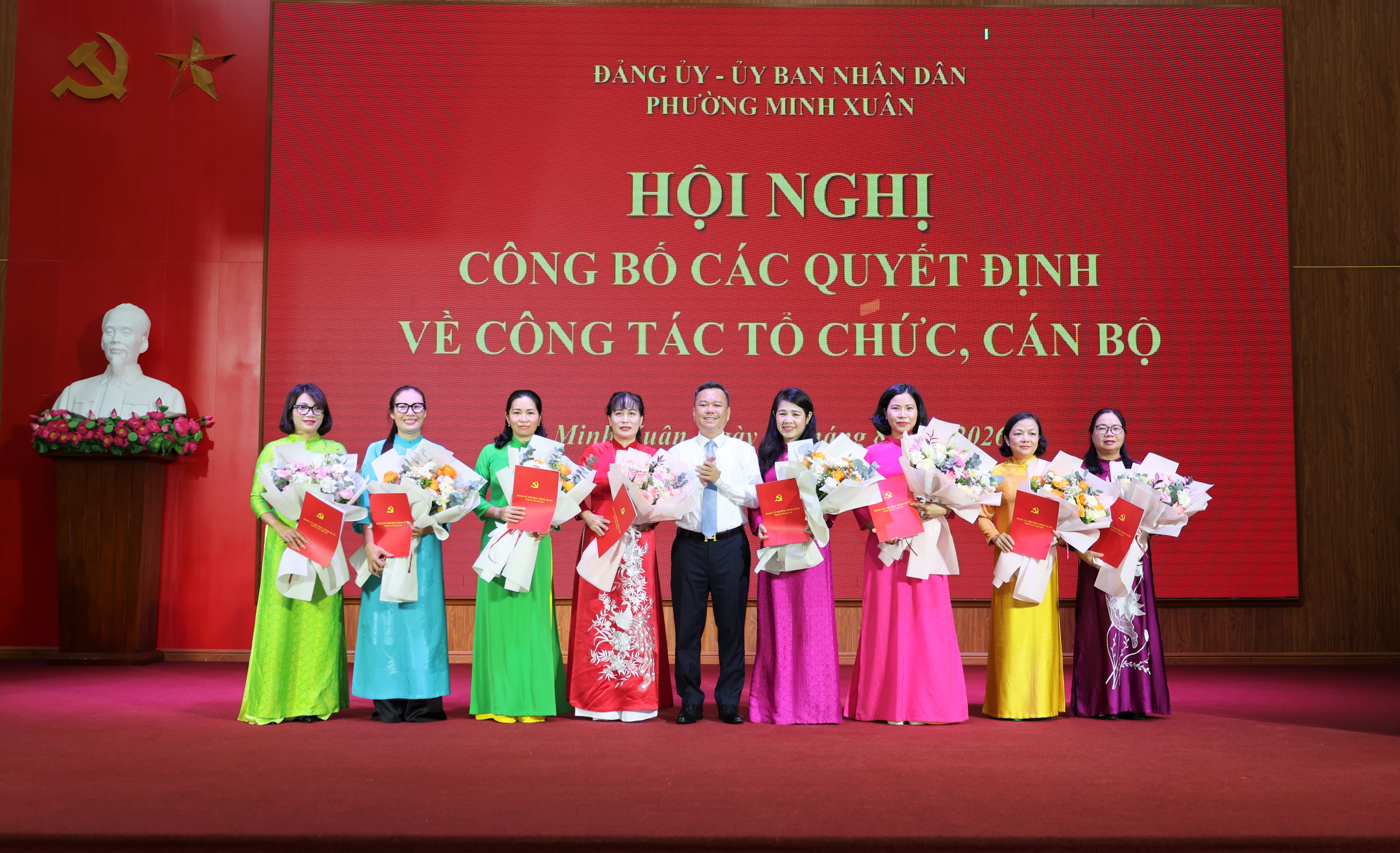 Minh Xuân công bố các quyết định sắp xếp, kiện toàn các cơ sở giáo dục