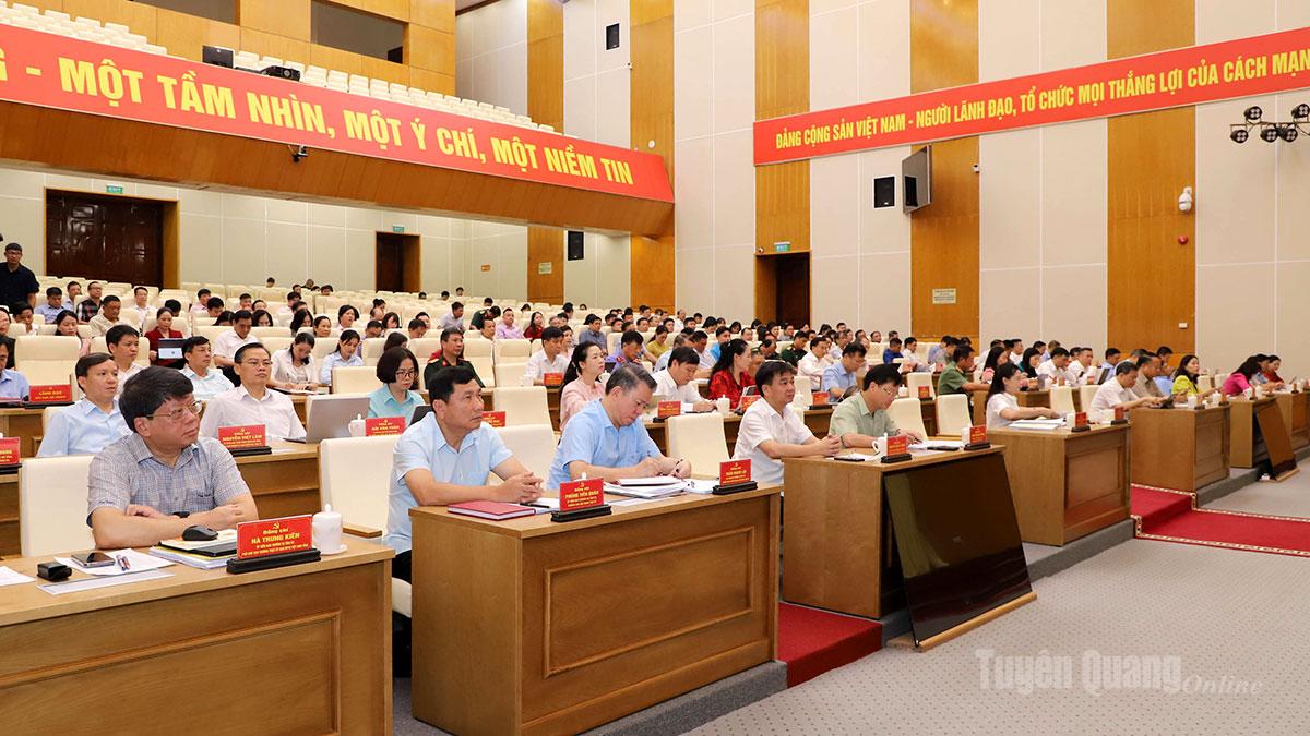 Đổi mới mạnh mẽ phương thức học tập, quán triệt Nghị quyết theo hướng thiết thực, hiệu quả