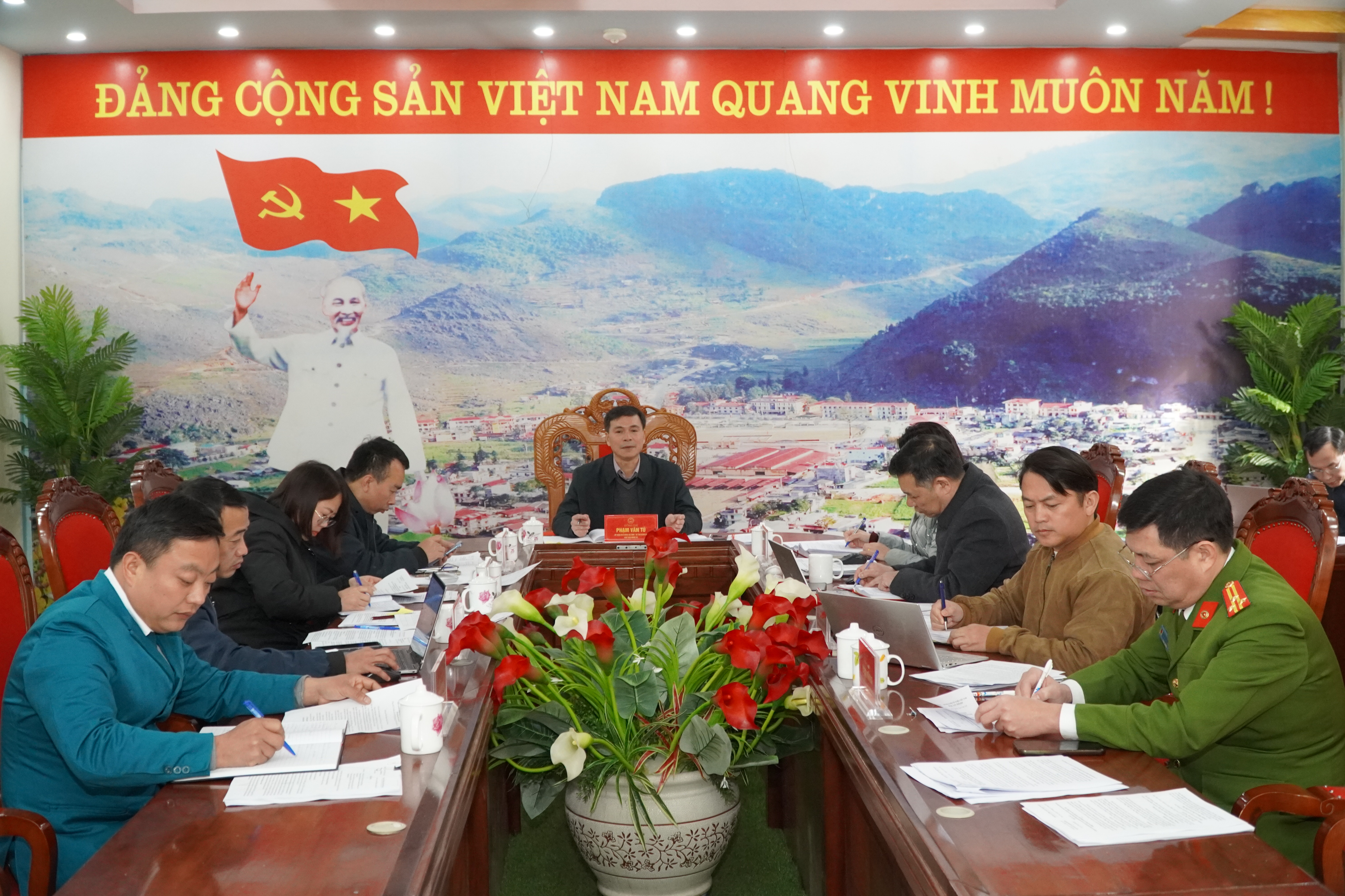 Ban Thường vụ Đảng ủy xã Mèo Vạc họp phiên chuyên đề tháng 01 năm 2026